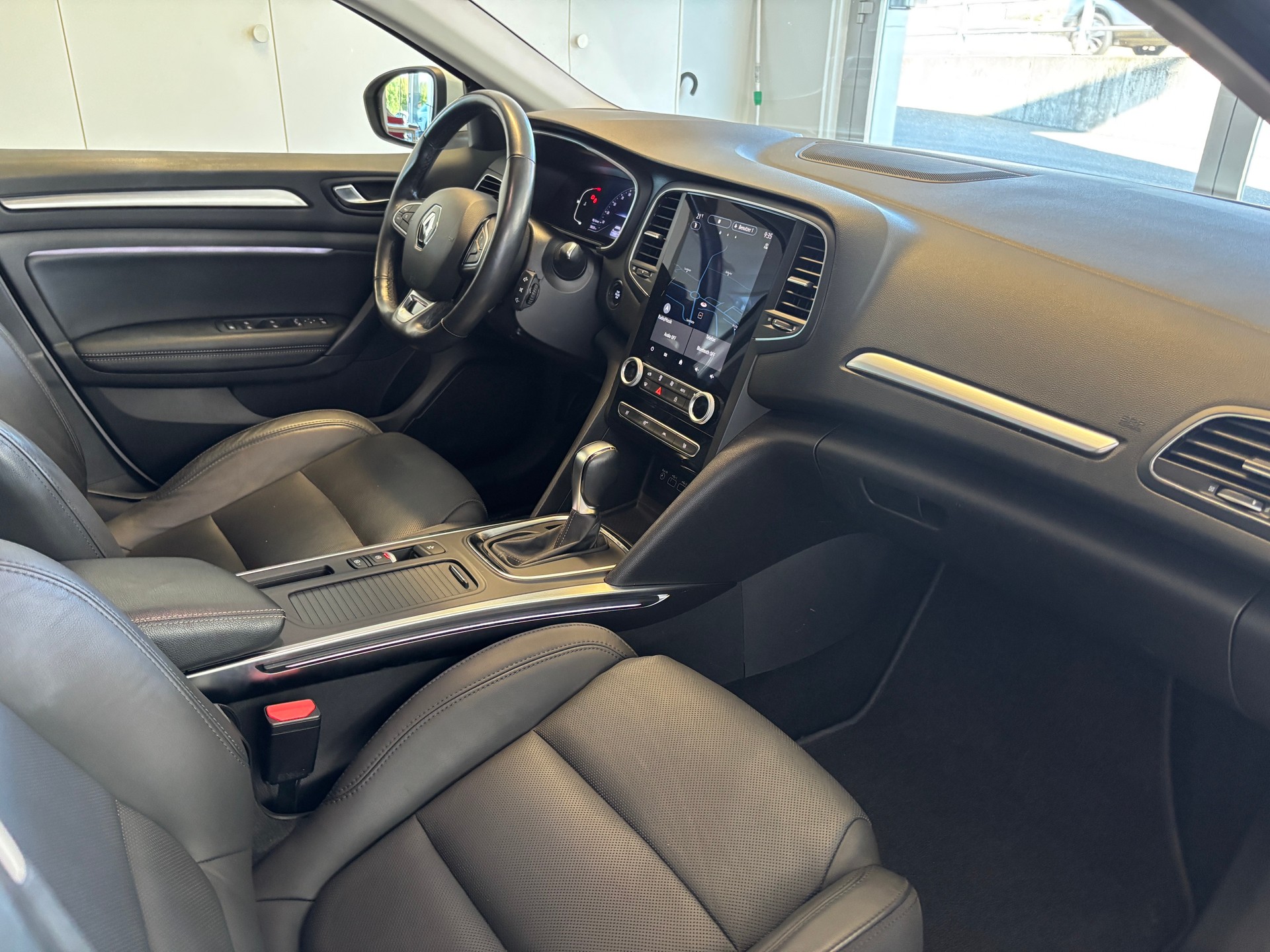 RENAULT Mégane Grandtour 1.3 16V Turbo Techno EDC-image-9