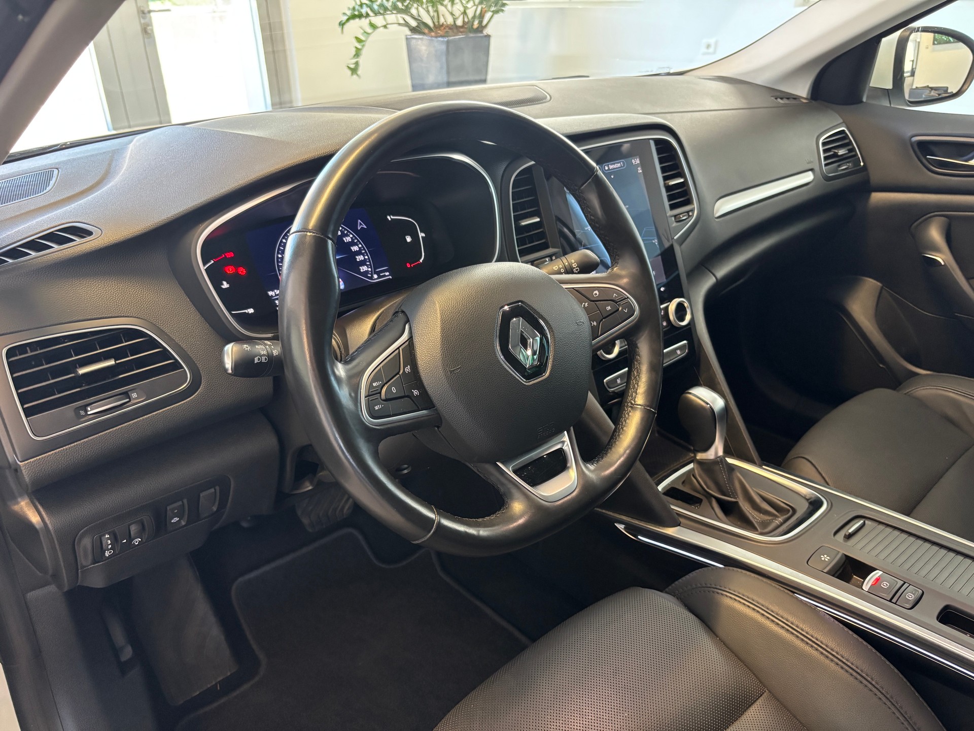 RENAULT Mégane Grandtour 1.3 16V Turbo Techno EDC-image-5
