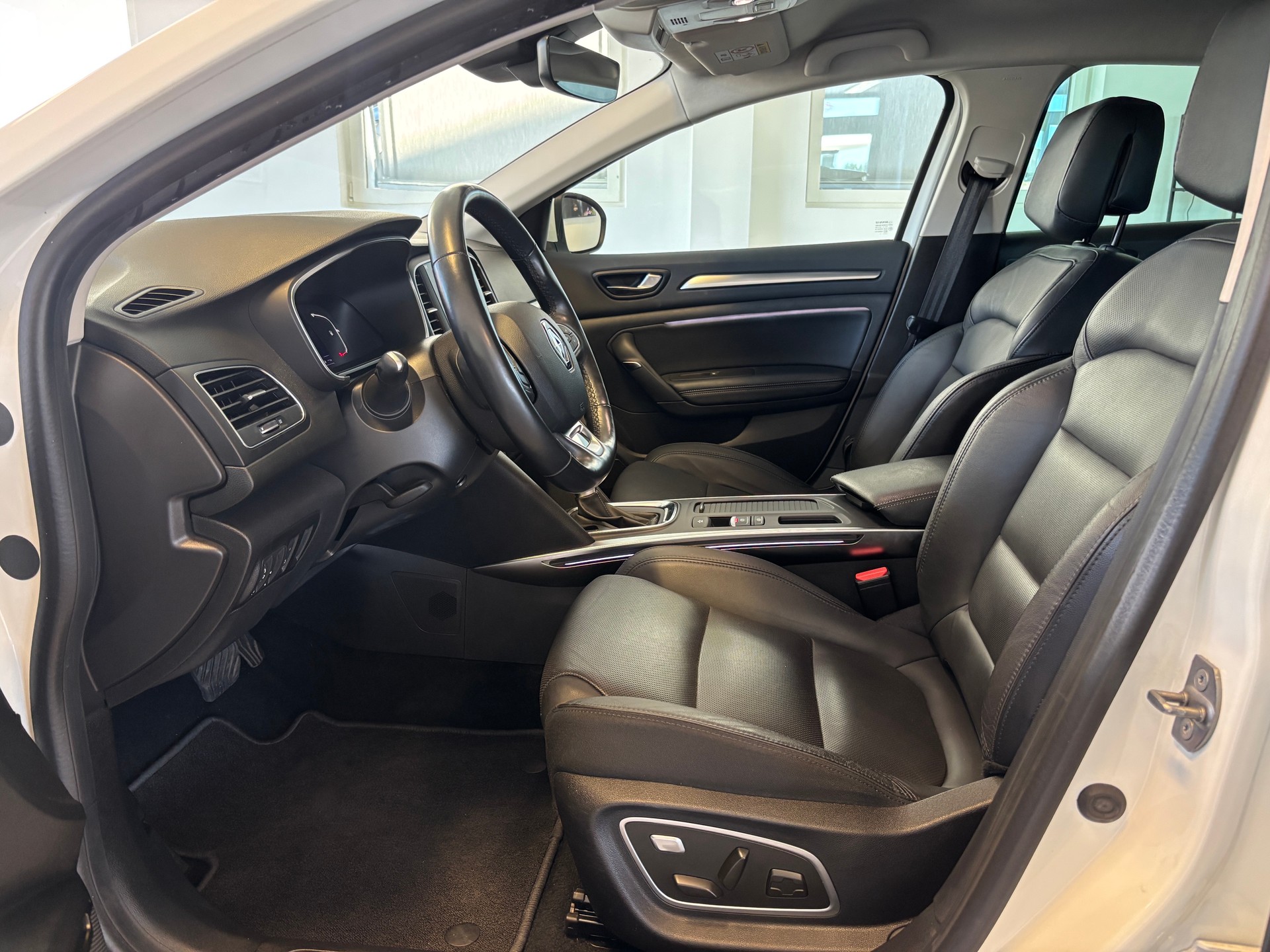 RENAULT Mégane Grandtour 1.3 16V Turbo Techno EDC-image-6