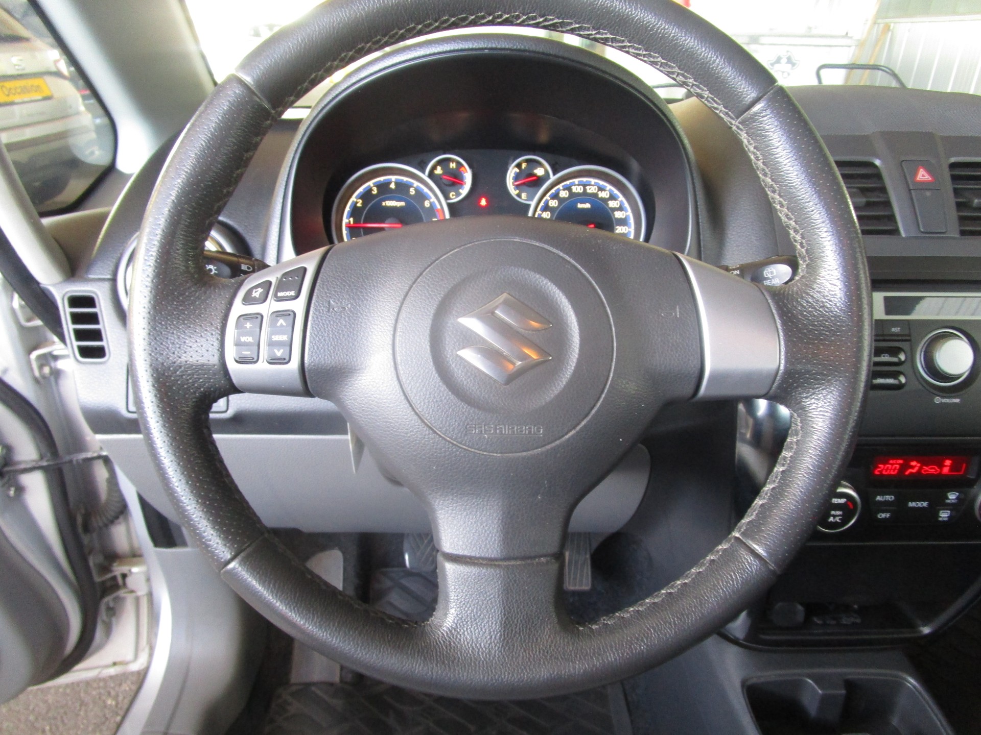 SUZUKI SX4 1.6 16V Compact Top 4WD-image-11