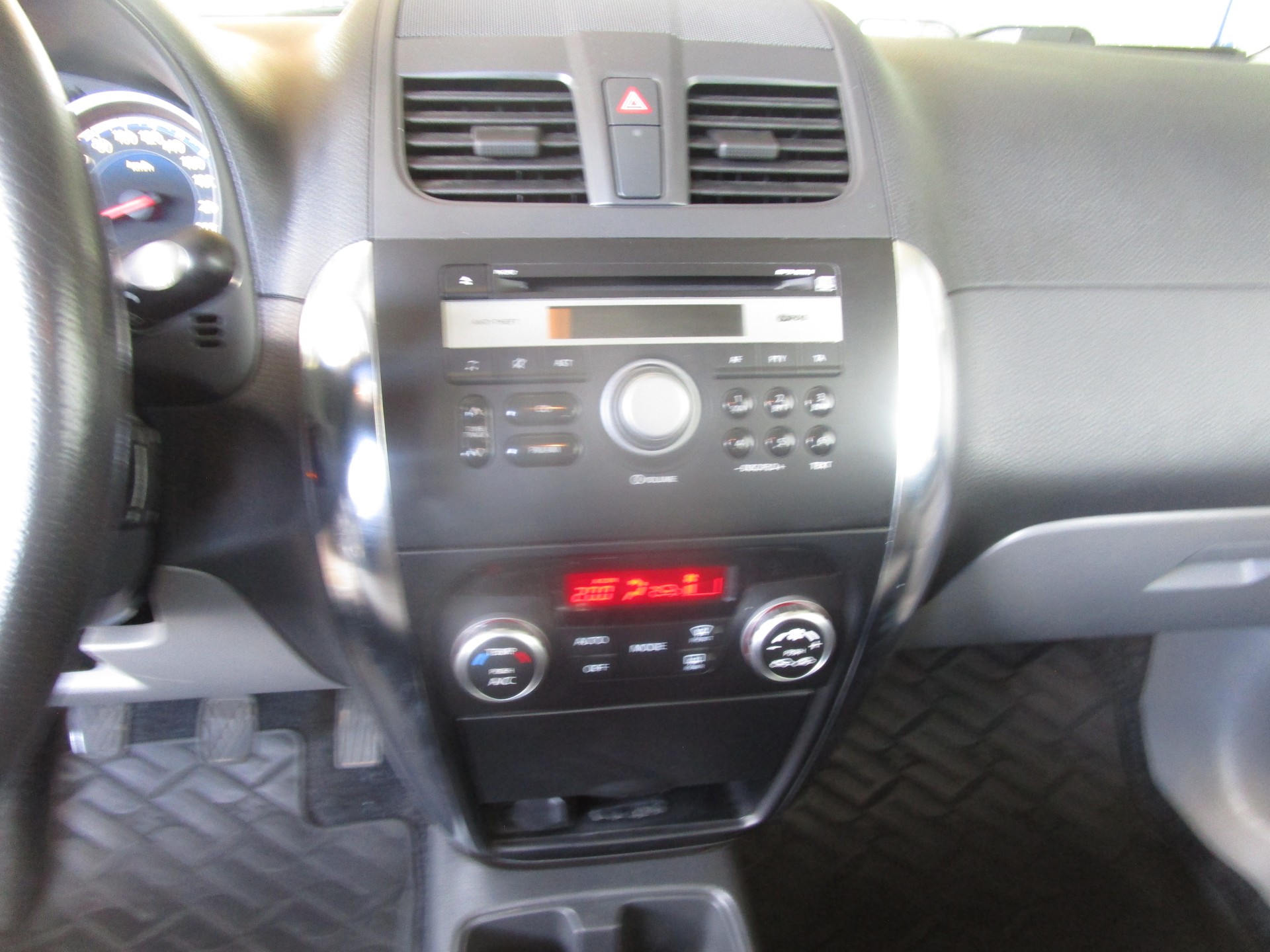 SUZUKI SX4 1.6 16V Compact Top 4WD-image-12