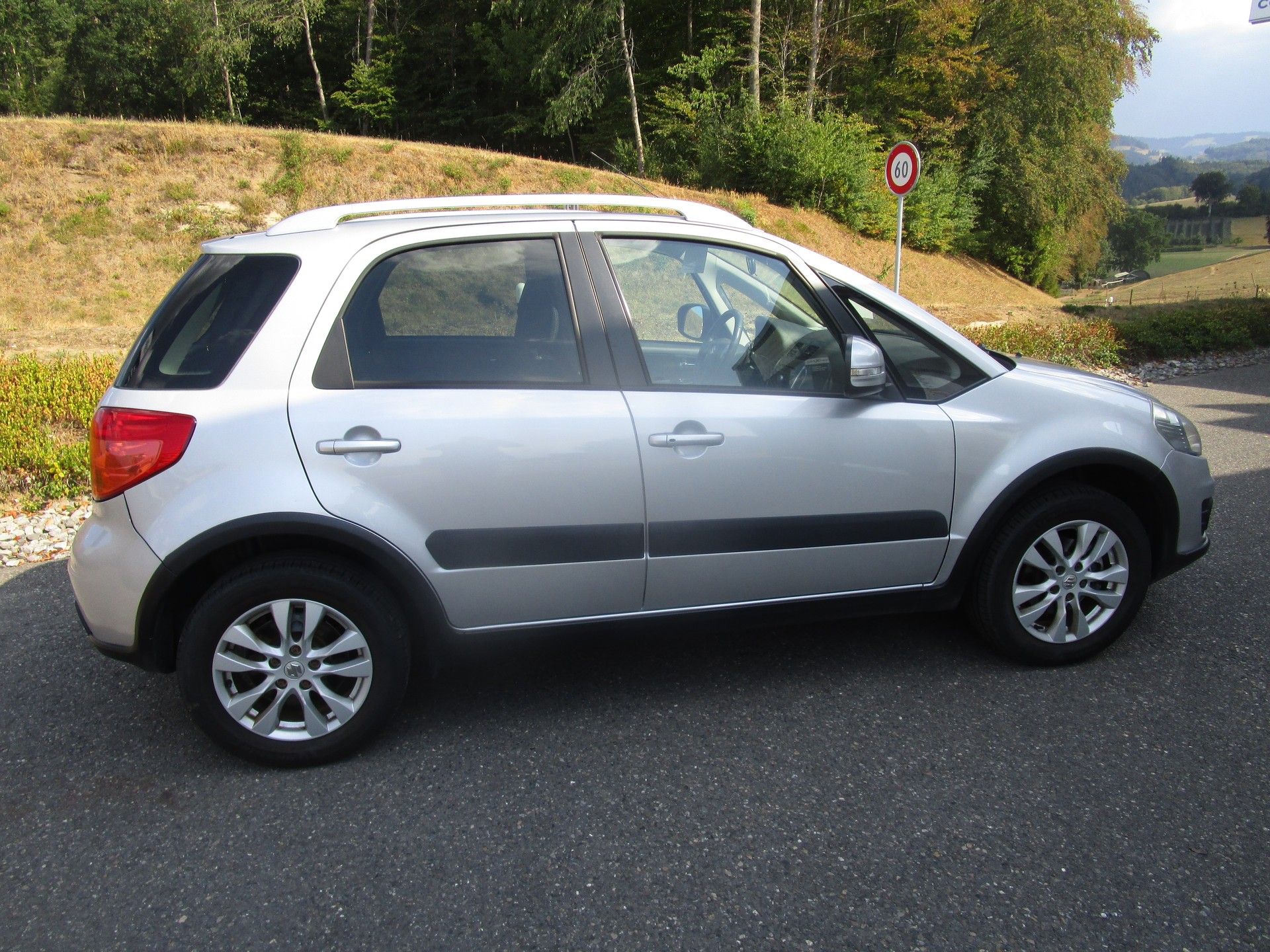 SUZUKI SX4 1.6 16V Compact Top 4WD-image-2
