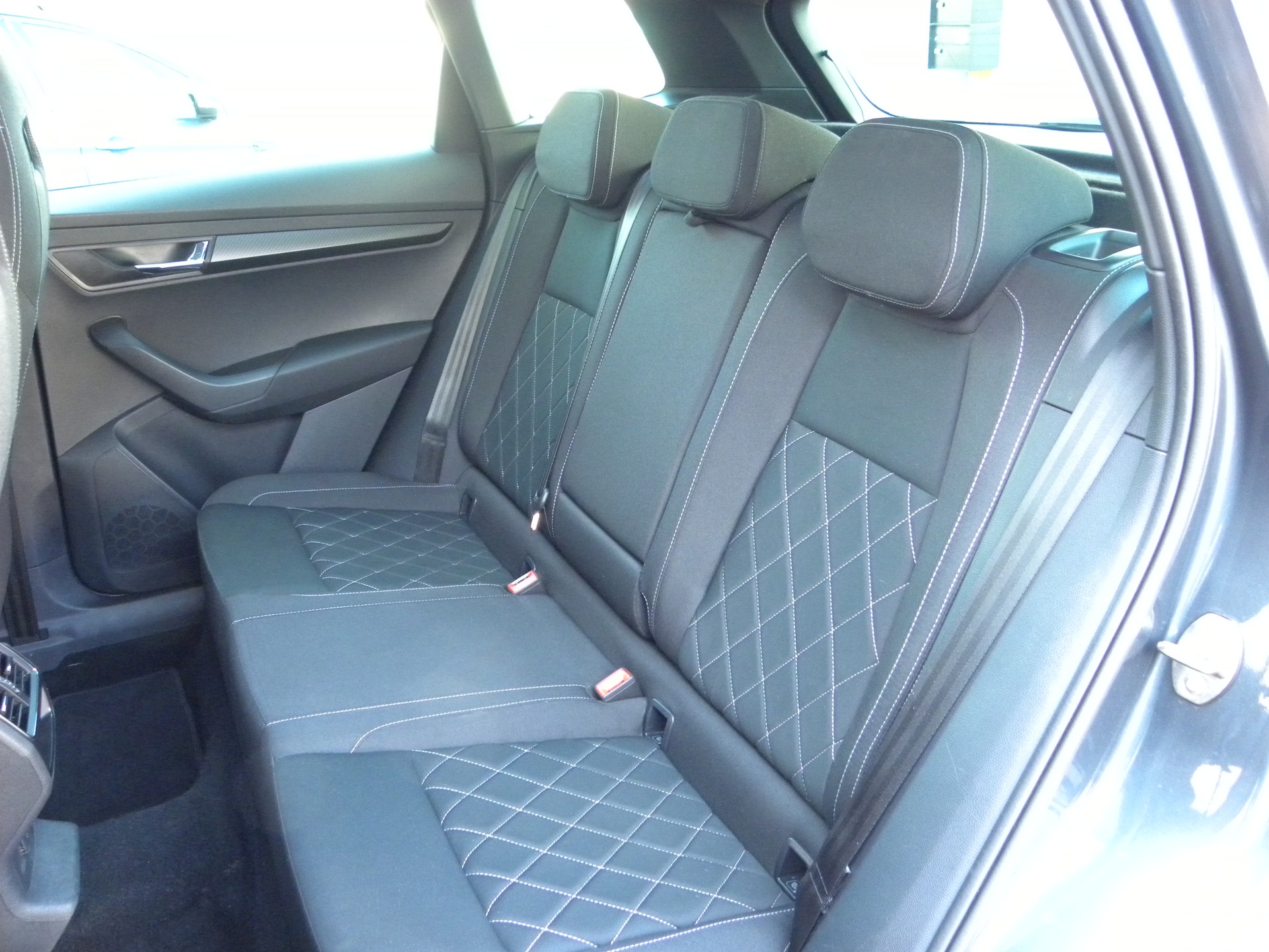 SKODA Karoq 1.5 TSI ACT SportLine DSG-image-9