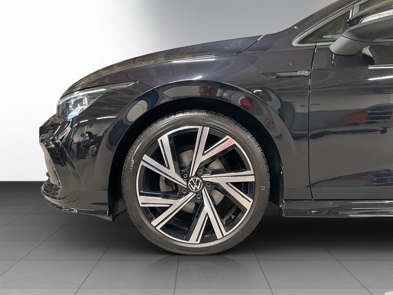 VW Golf 1.5 eTSI mHEV ACT R-Line DSG-image-5