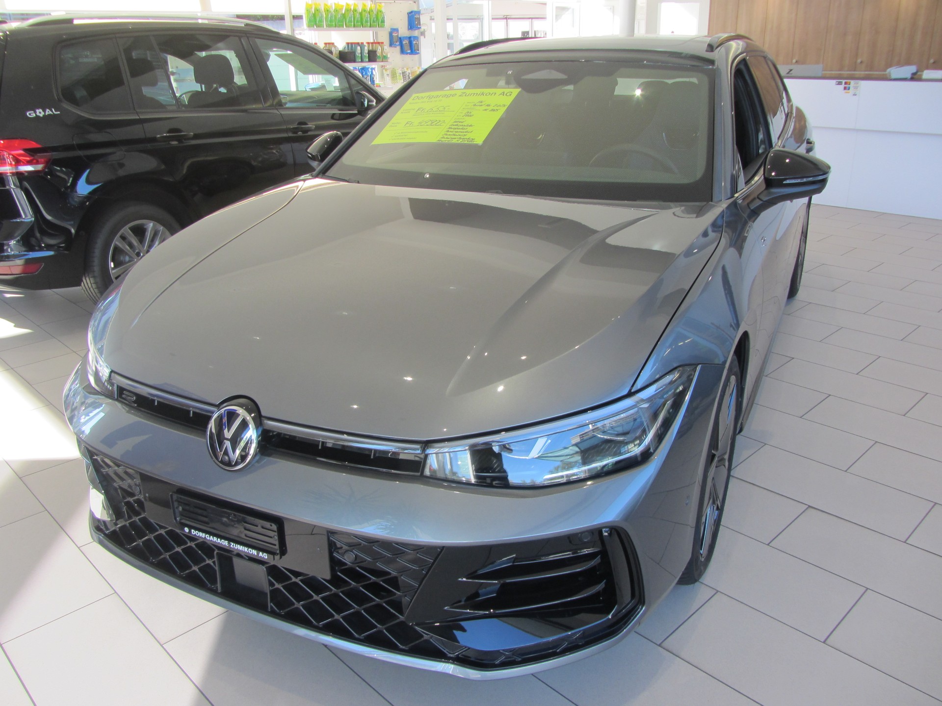 VW Passat Variant 2.0 TSI evo4 R-Line 4 Motion DSG-image-0