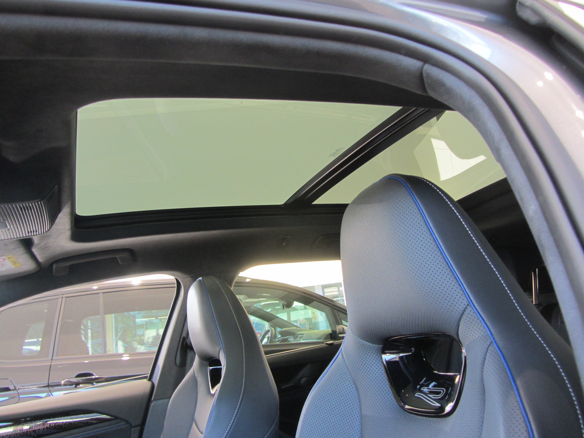 VW Passat Variant 2.0 TSI evo4 R-Line 4 Motion DSG-image-6