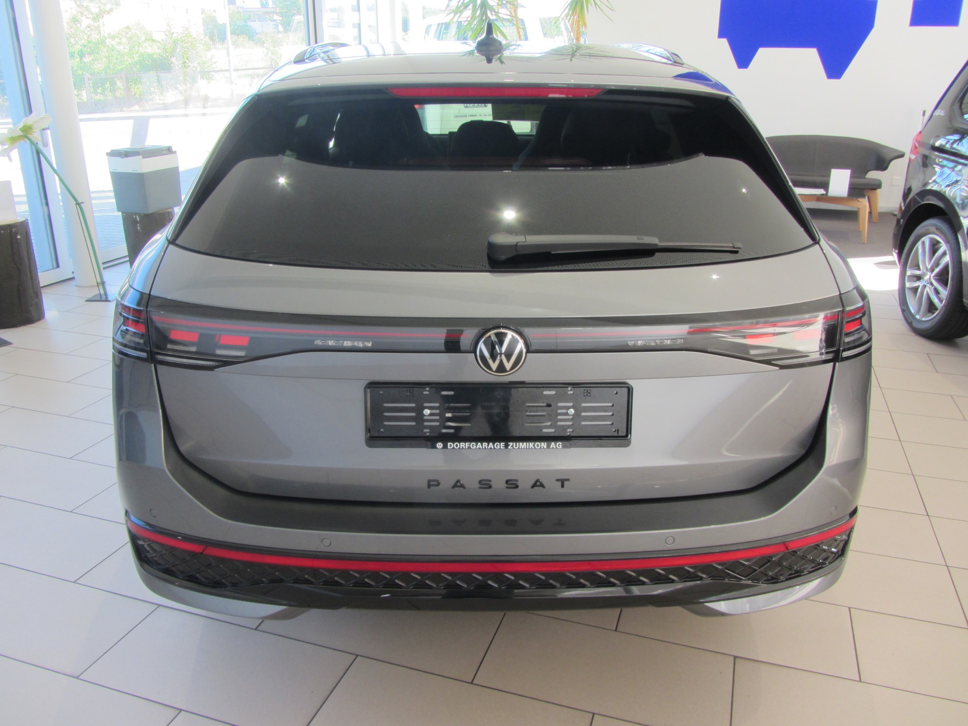 VW Passat Variant 2.0 TSI evo4 R-Line 4 Motion DSG-image-3