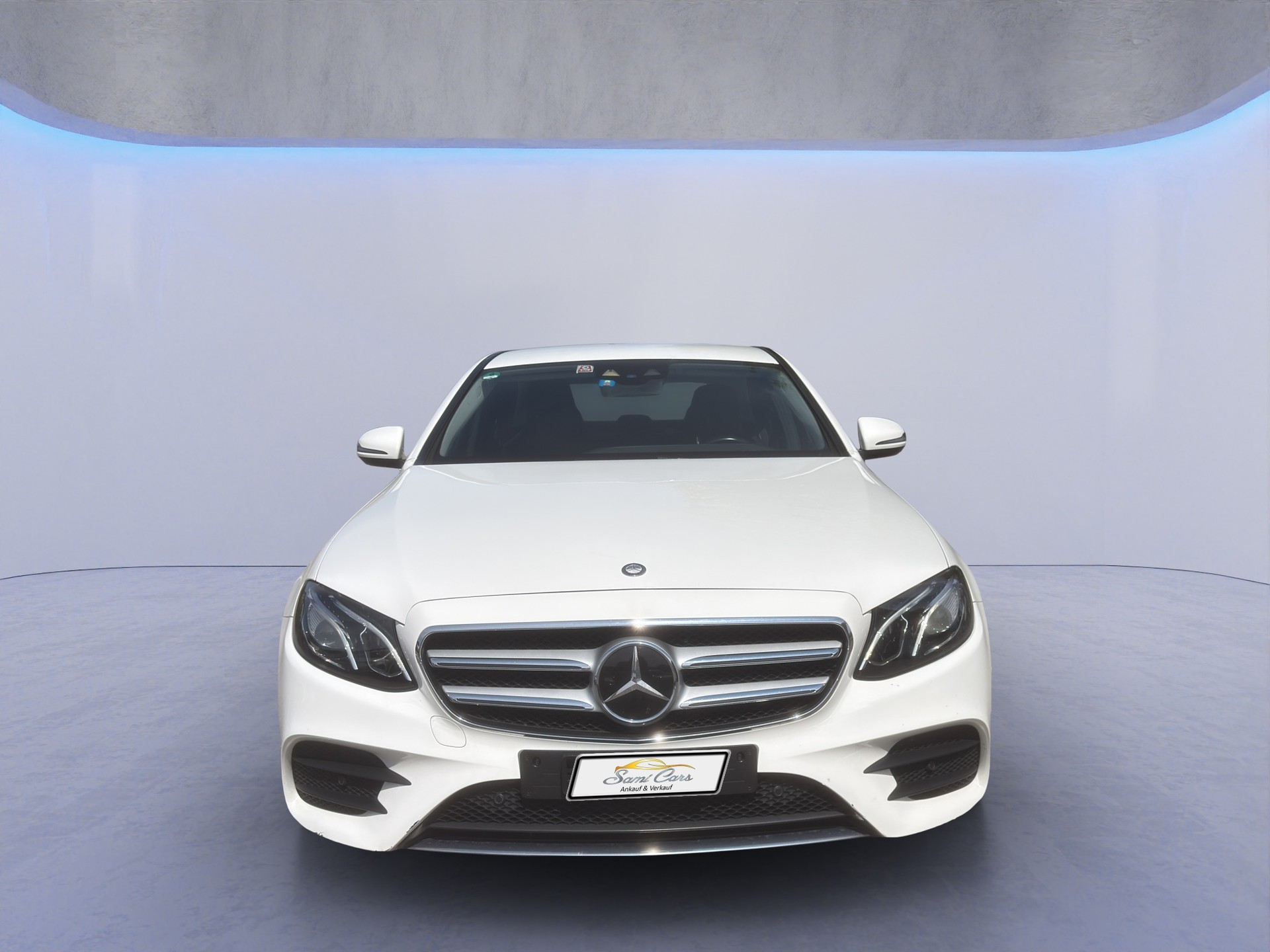 MERCEDES-BENZ E 200 AMG Line-image-2
