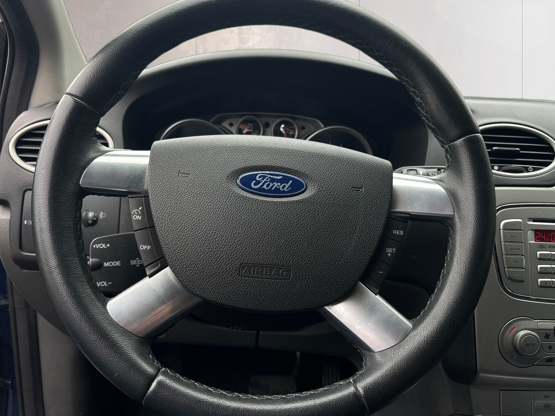 FORD Focus 2.0 TDCi Titanium PowerShift-image-8
