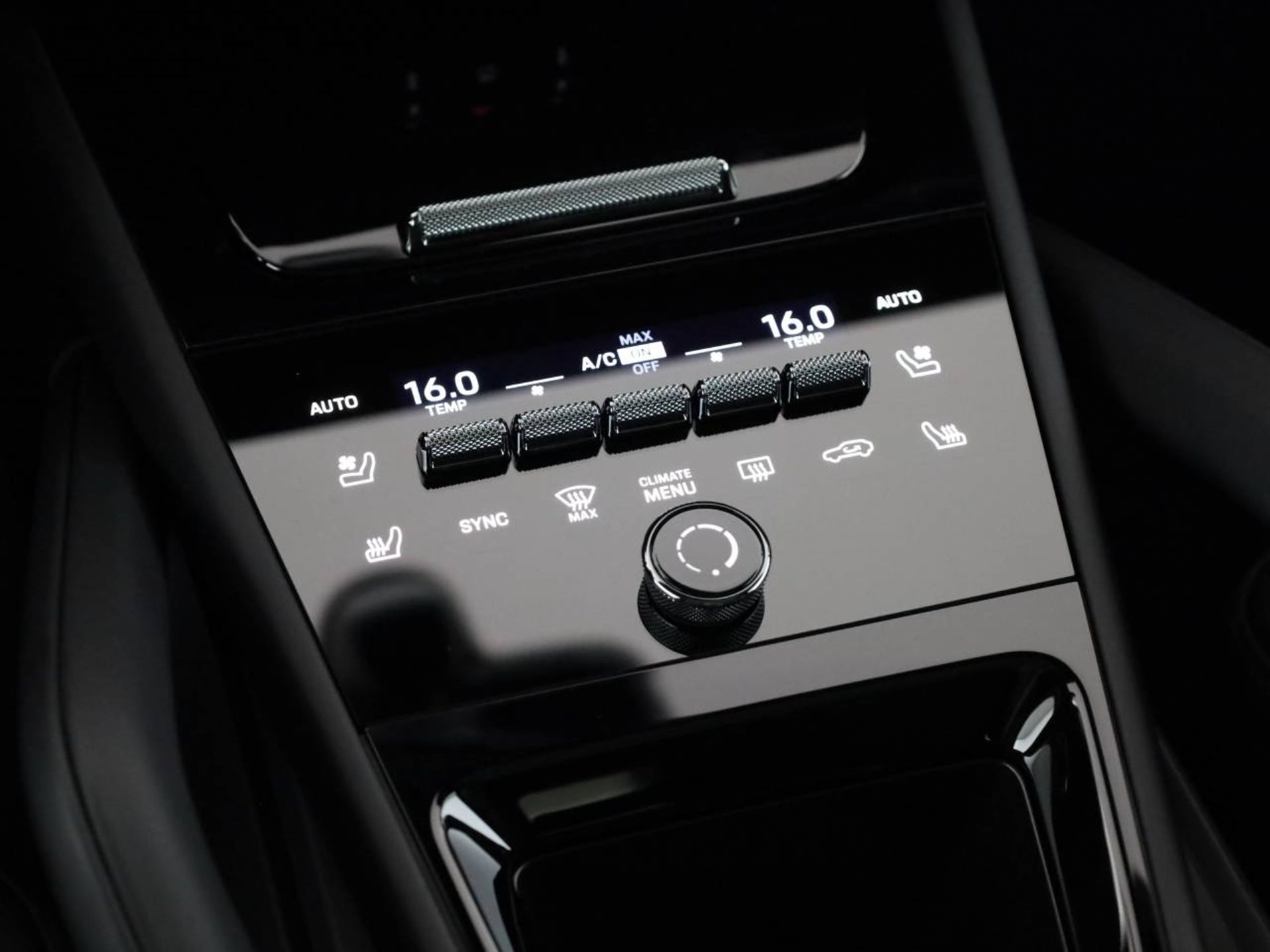 PORSCHE Cayenne GTS-image-15