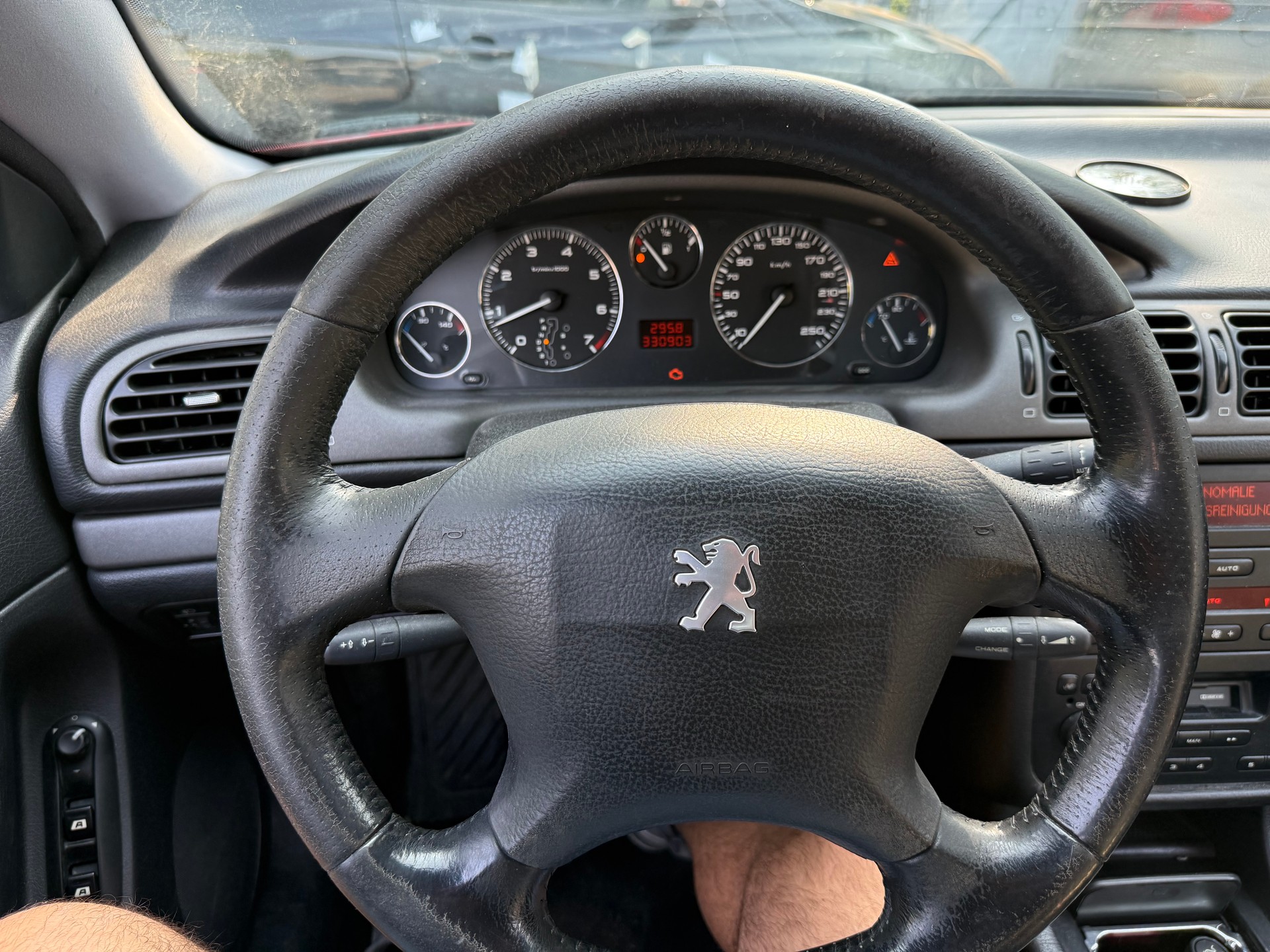 PEUGEOT 406 Coupé 3.0 V6-image-11
