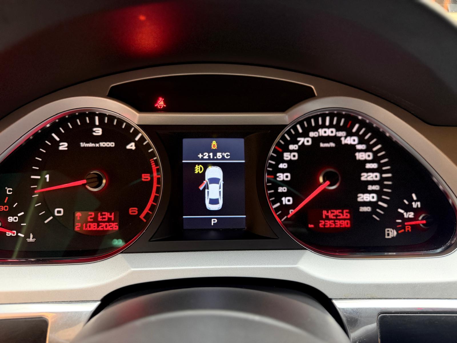AUDI A6 3.0 V6 TDI quattro T-Tronic-image-21