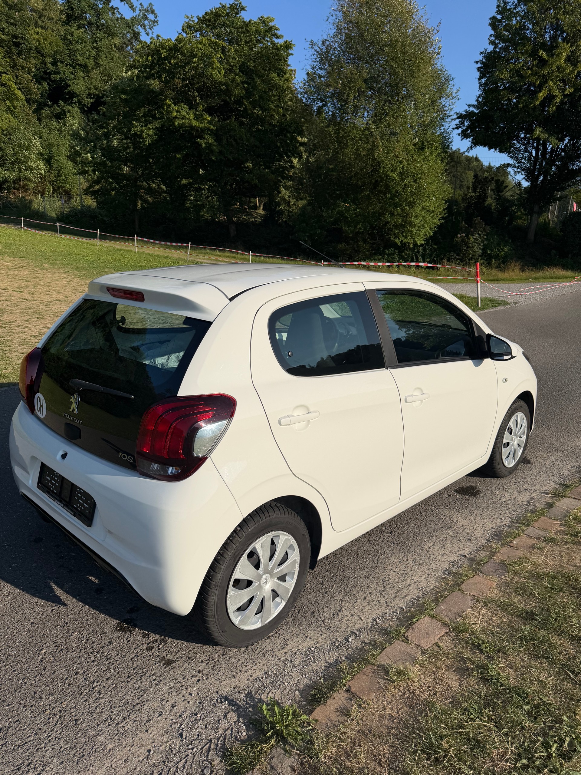 PEUGEOT 108 1.0 VTi Access-image-5