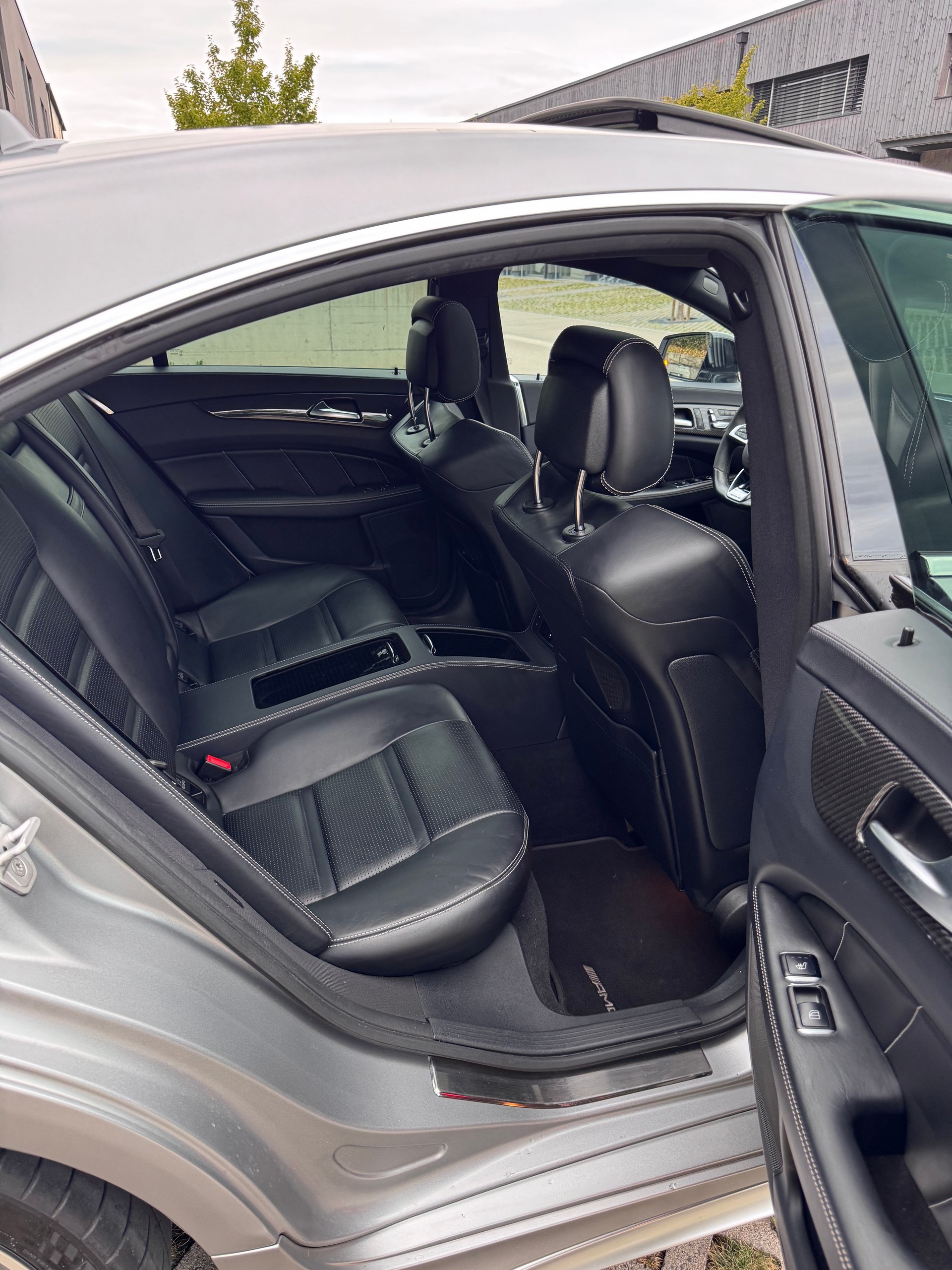 MERCEDES-BENZ CLS 63 AMG S 4Matic Speedshift MCT-image-12