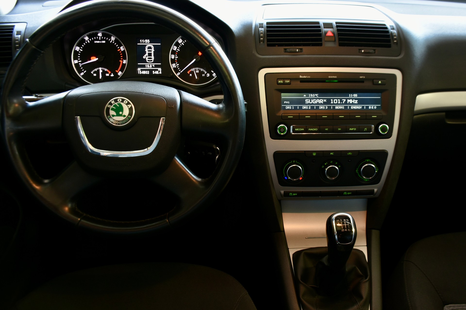 SKODA Octavia Combi 1.4 TSI Twenty20-image-8