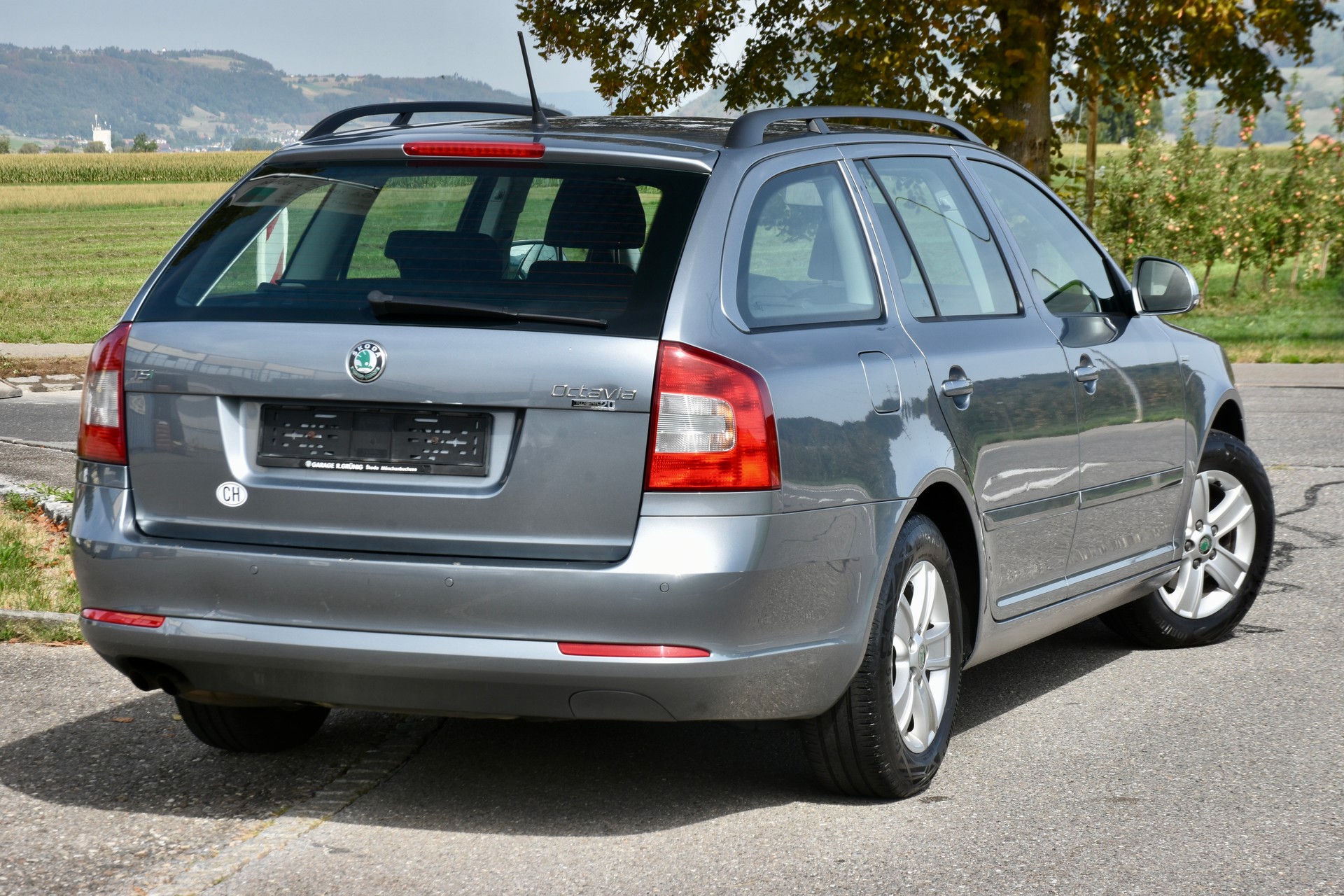 SKODA Octavia Combi 1.4 TSI Twenty20-image-1