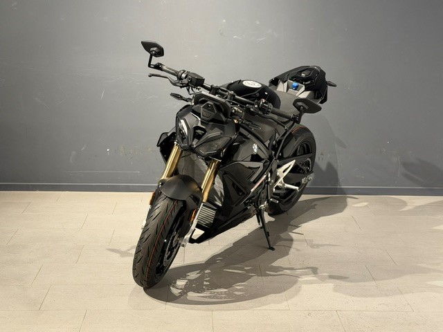 BMW S 1000 R-showroom-element-2