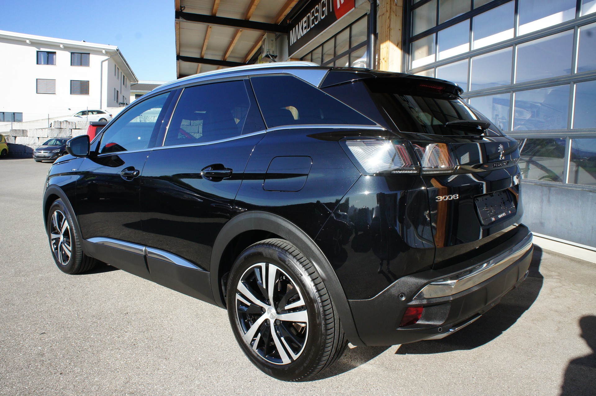 PEUGEOT 3008 300e Hybrid4 GT EAT8-image-2
