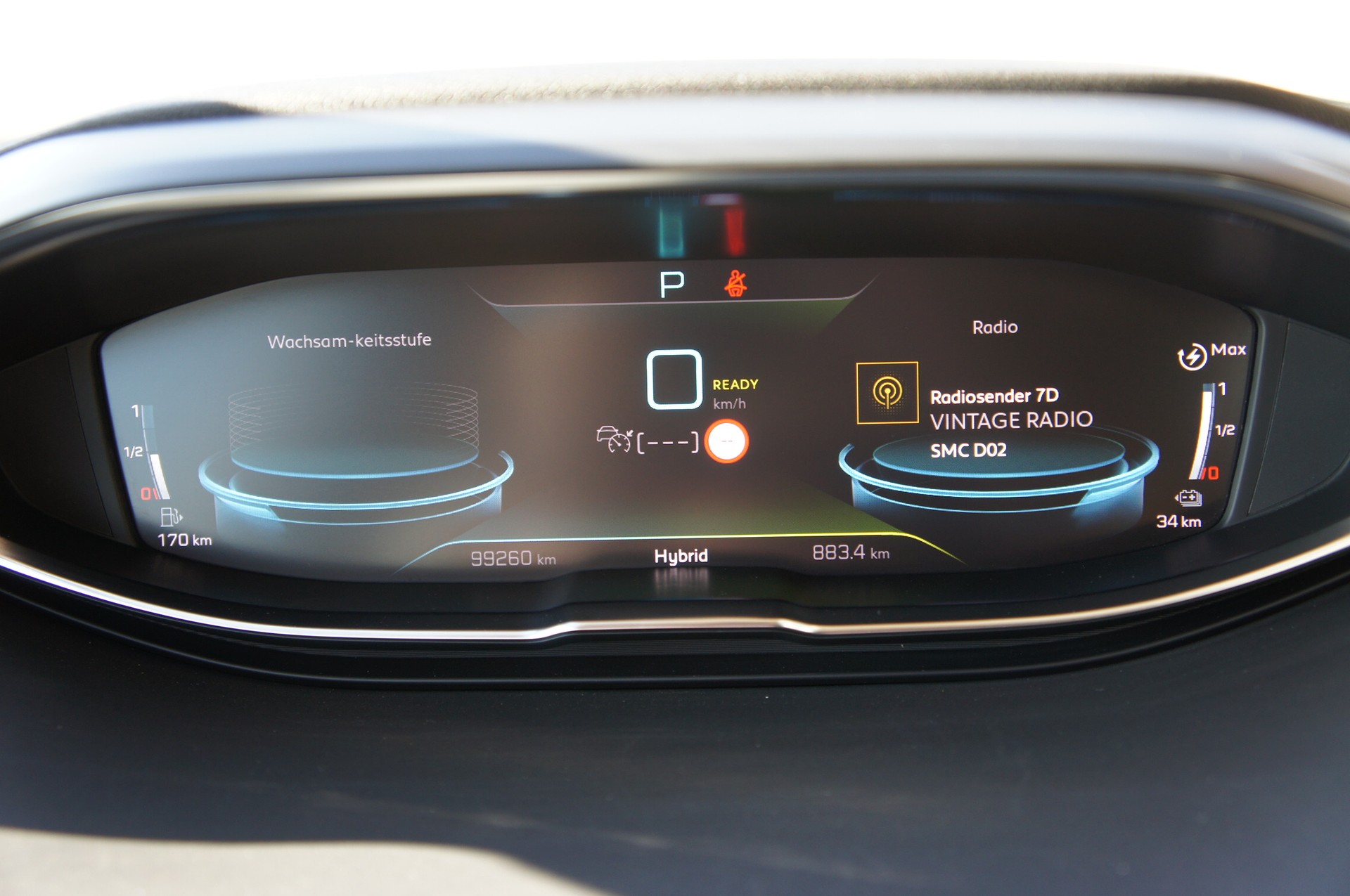 PEUGEOT 3008 300e Hybrid4 GT EAT8-image-25