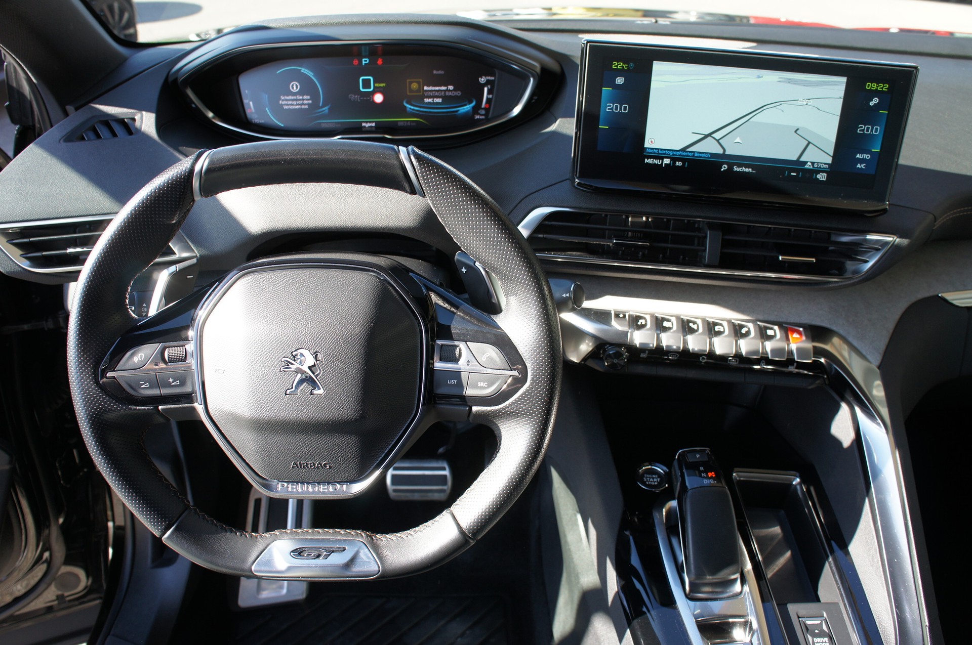 PEUGEOT 3008 300e Hybrid4 GT EAT8-image-23