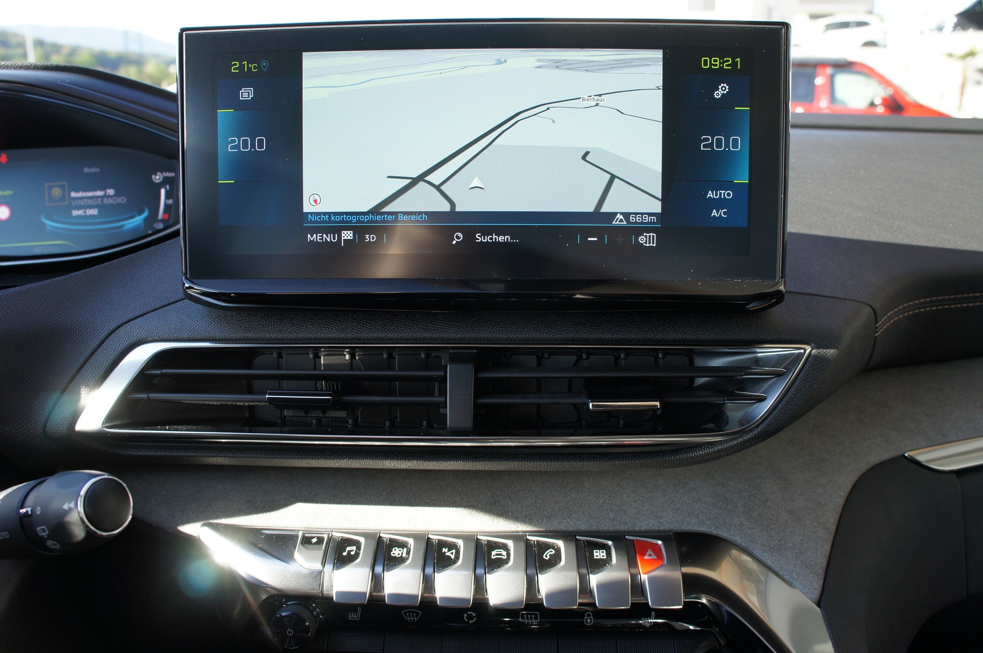 PEUGEOT 3008 300e Hybrid4 GT EAT8-image-17
