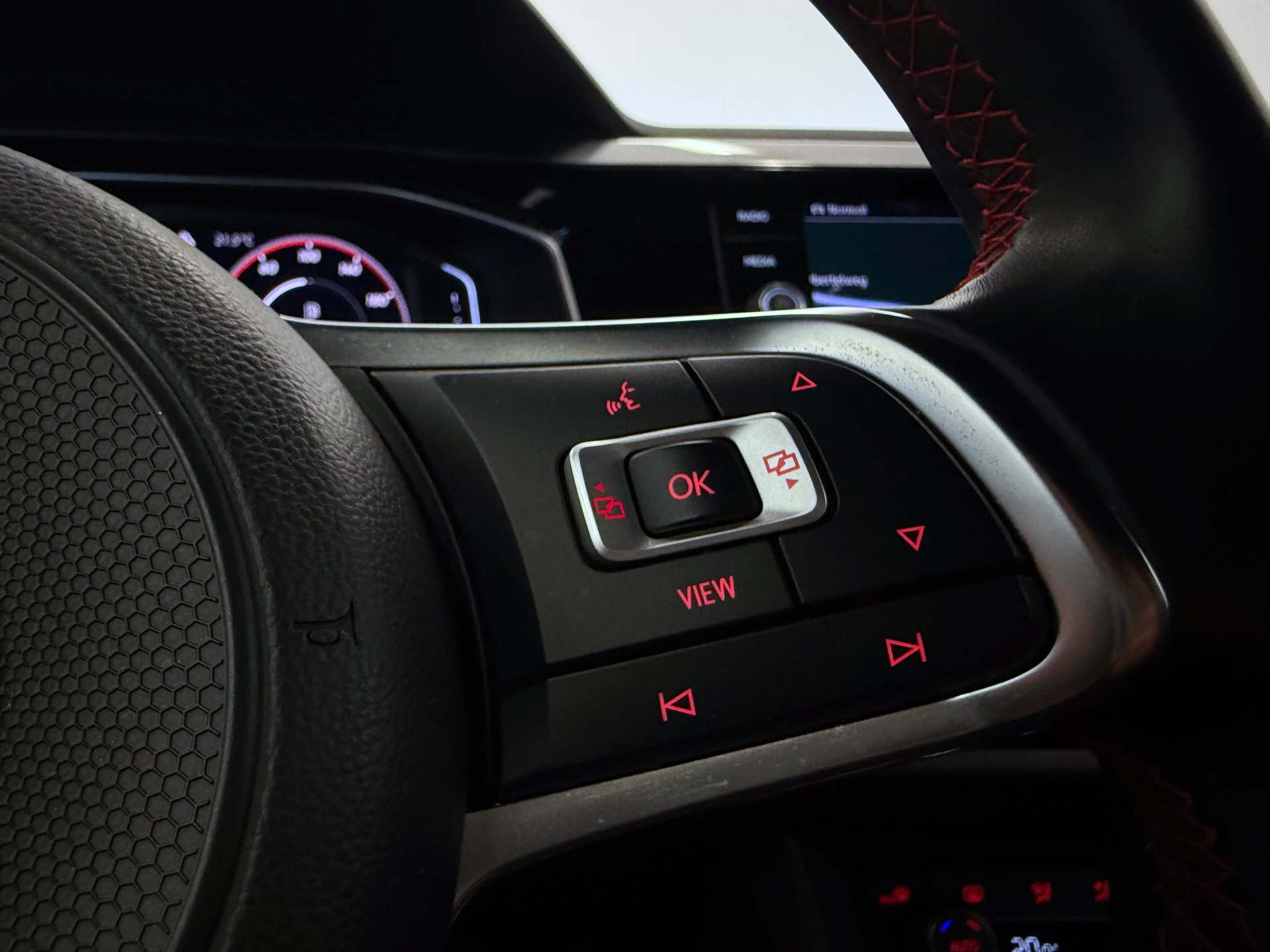 VW Polo 2.0 TSI GTI DSG-image-27