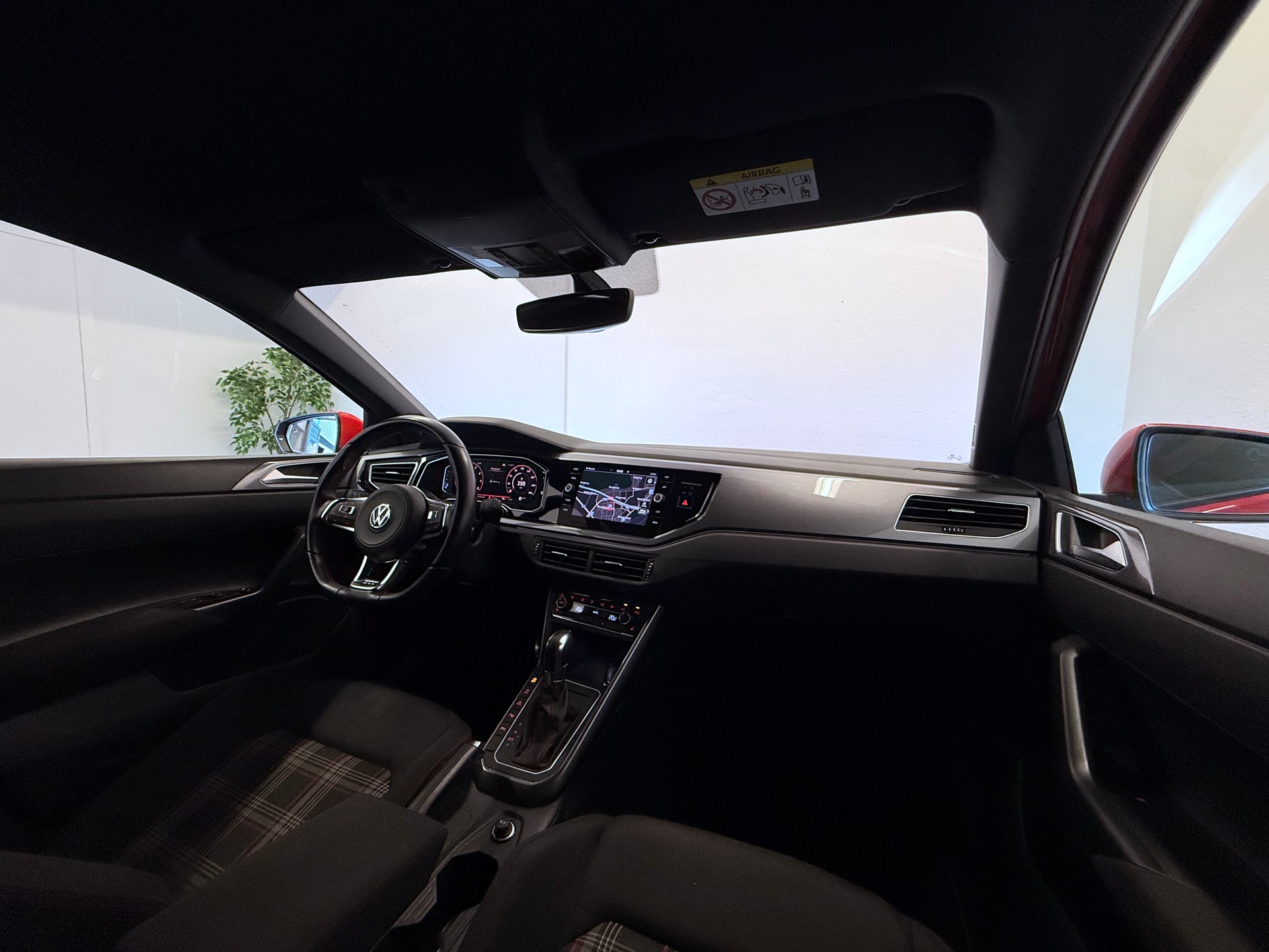 VW Polo 2.0 TSI GTI DSG-image-19