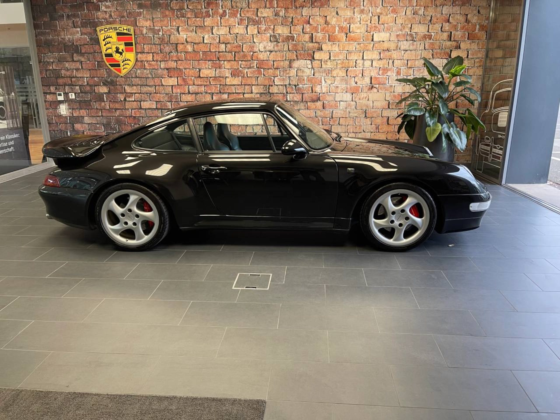 PORSCHE 911 Turbo-image-6