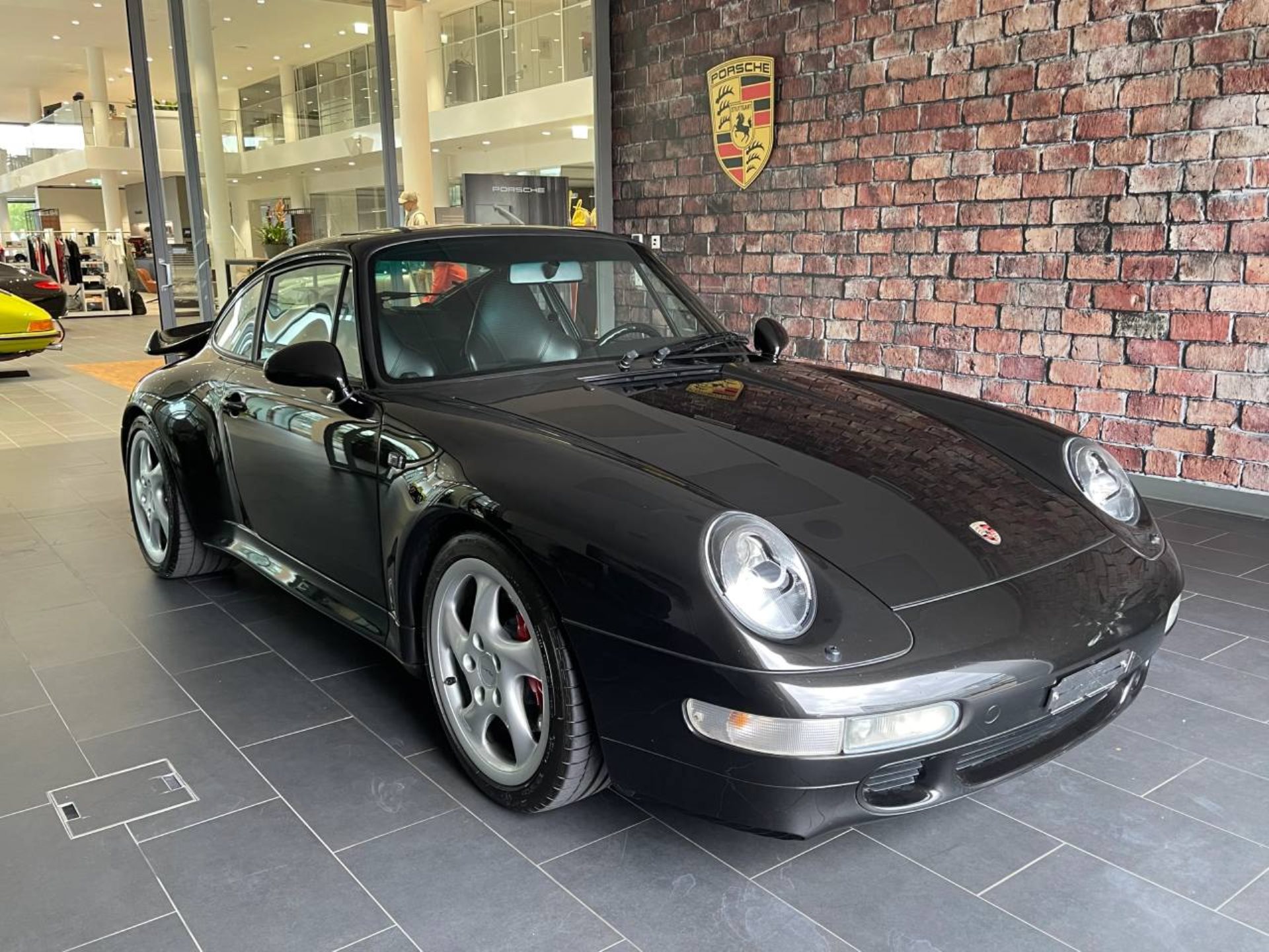 PORSCHE 911 Turbo-image-12
