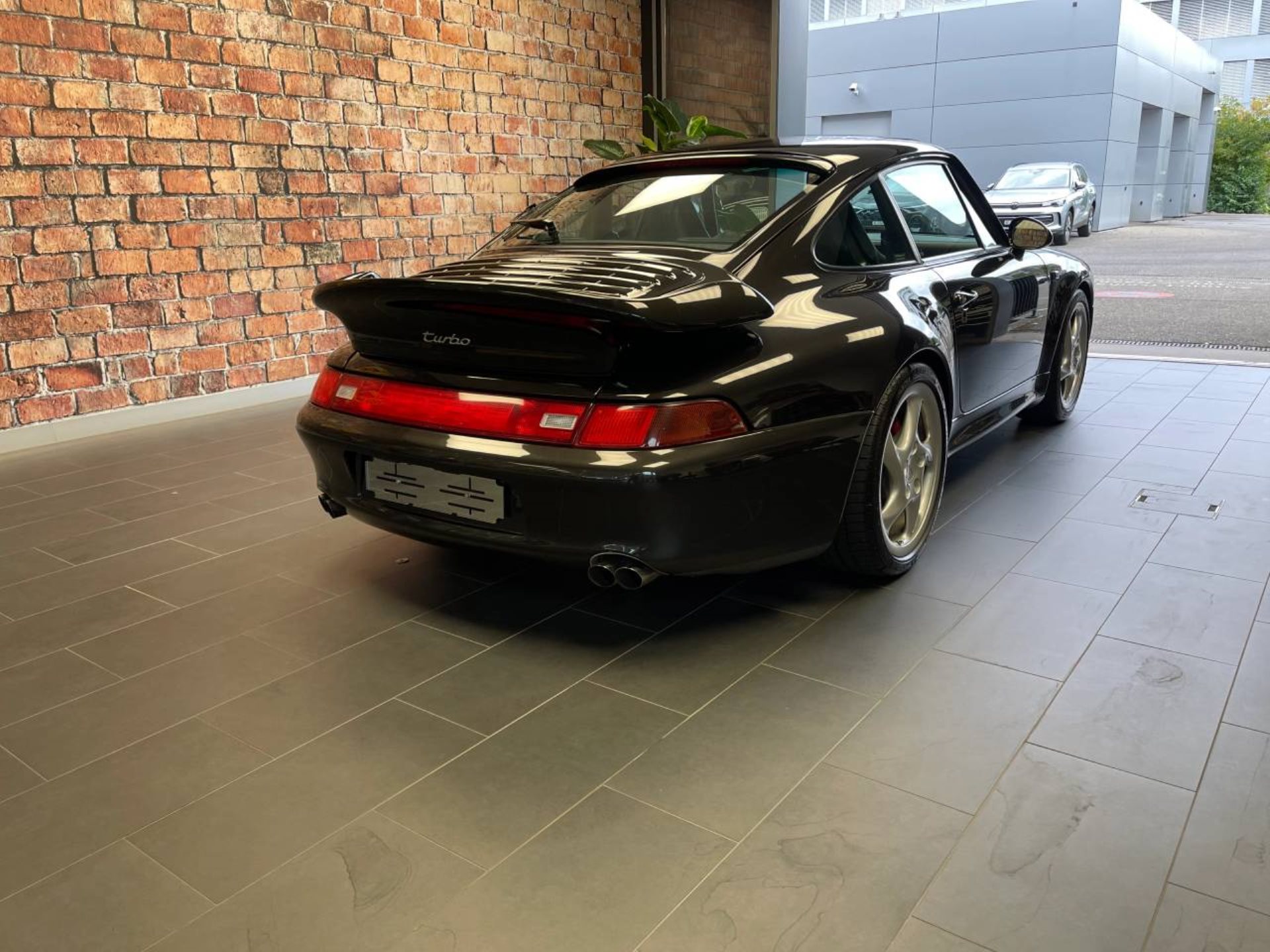 PORSCHE 911 Turbo-image-9