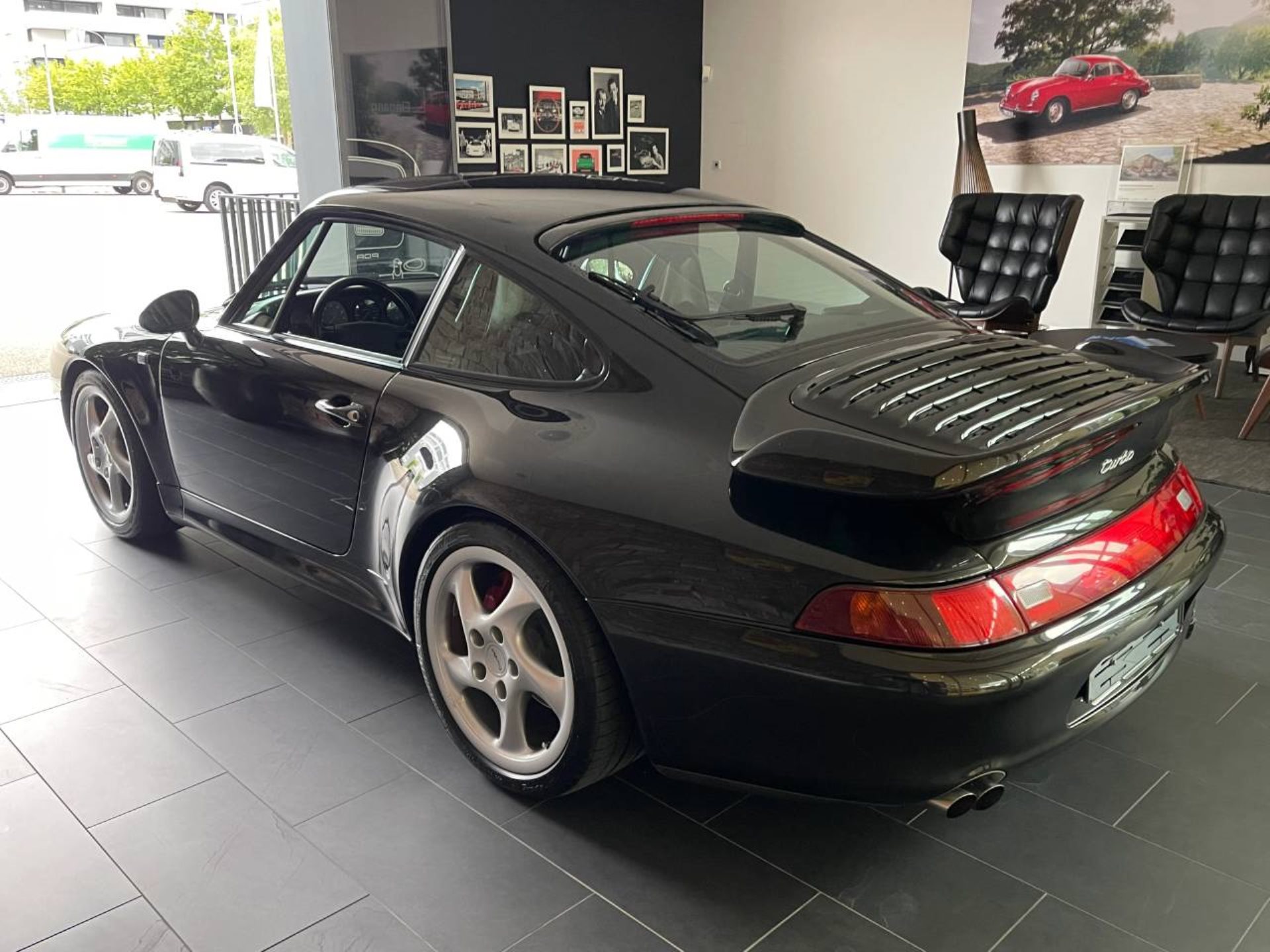 PORSCHE 911 Turbo-image-18