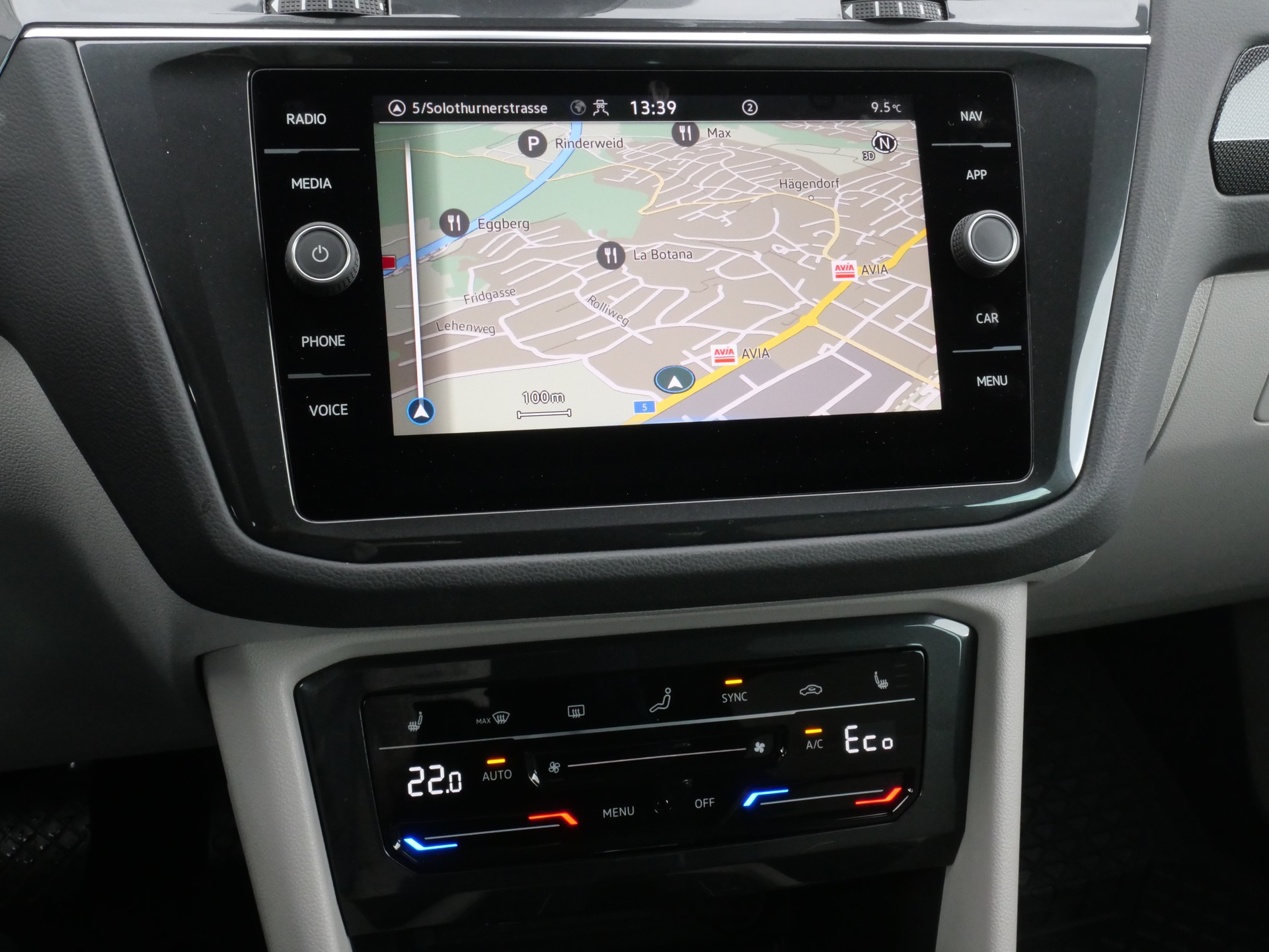 VW Tiguan 1.4TSI PHEV Elegance DSG *CH-Auto, AHK-schwenkbar, 360°-Kamera*-image-16