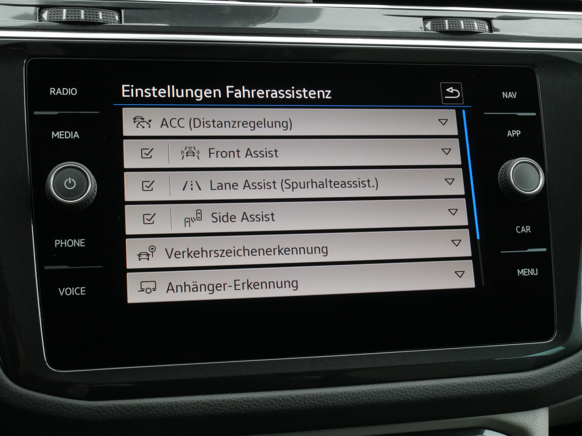 VW Tiguan 1.4TSI PHEV Elegance DSG *CH-Auto, AHK-schwenkbar, 360°-Kamera*-image-26