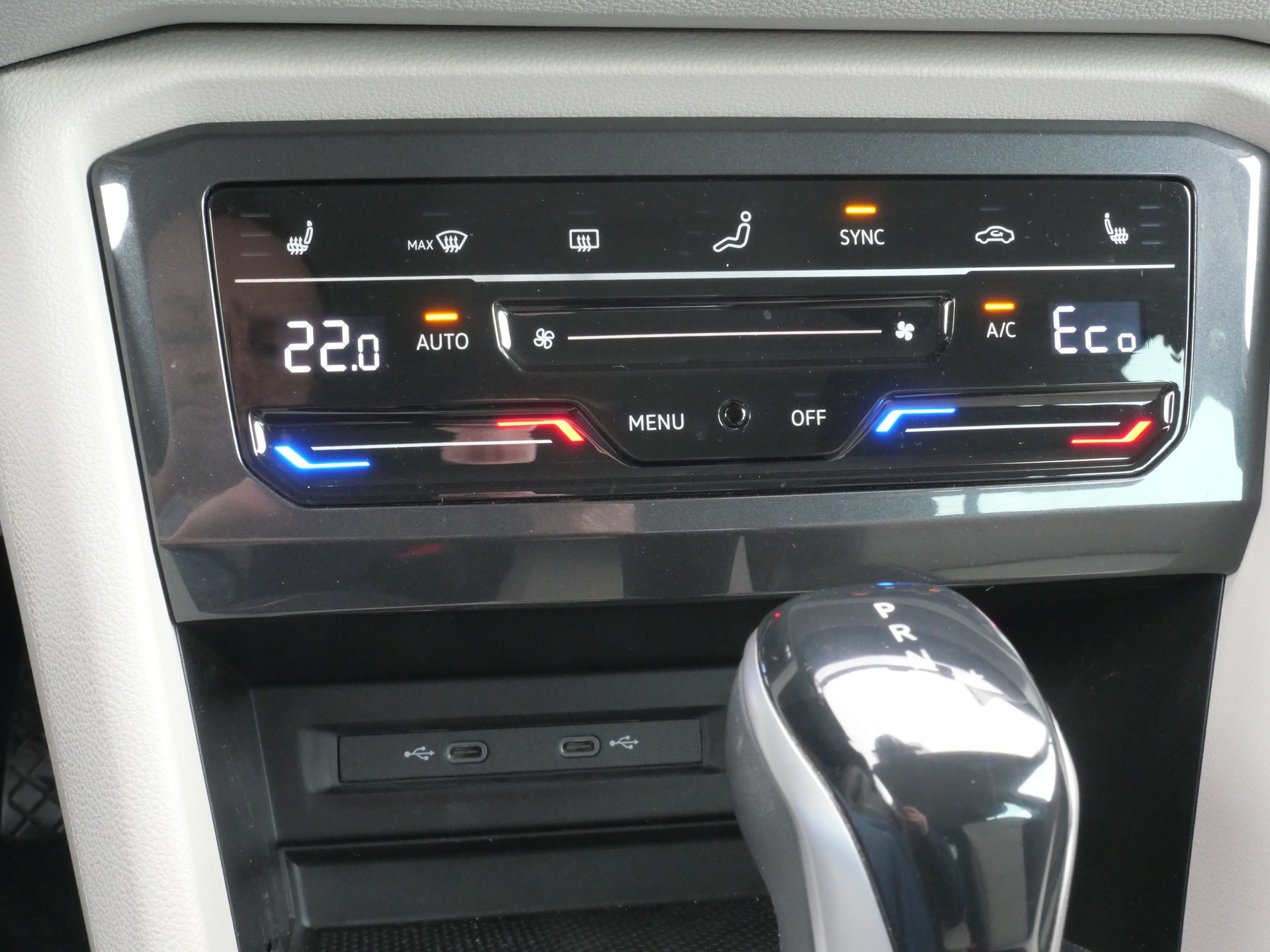 VW Tiguan 1.4TSI PHEV Elegance DSG *CH-Auto, AHK-schwenkbar, 360°-Kamera*-image-21