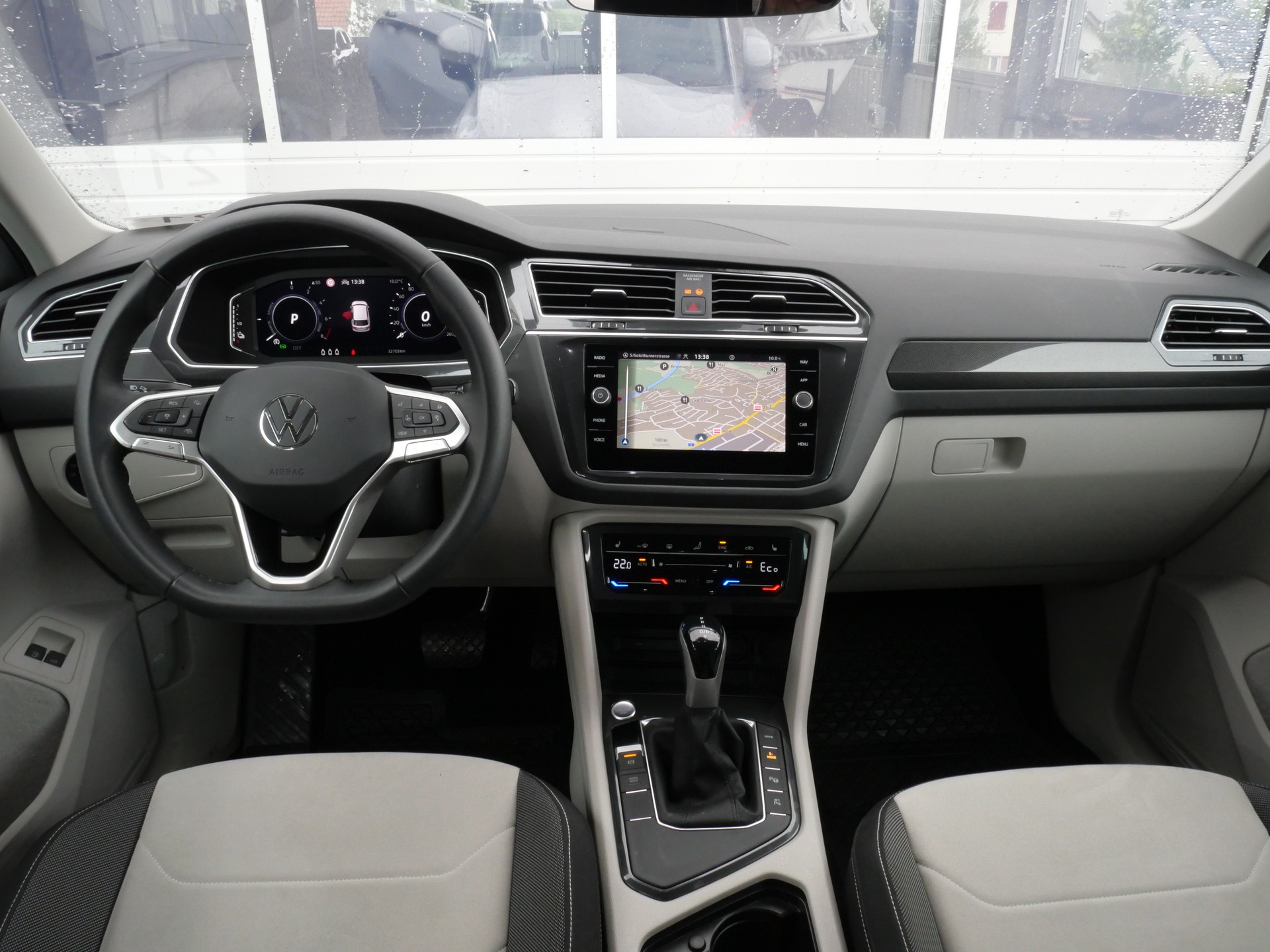 VW Tiguan 1.4TSI PHEV Elegance DSG *CH-Auto, AHK-schwenkbar, 360°-Kamera*-image-14