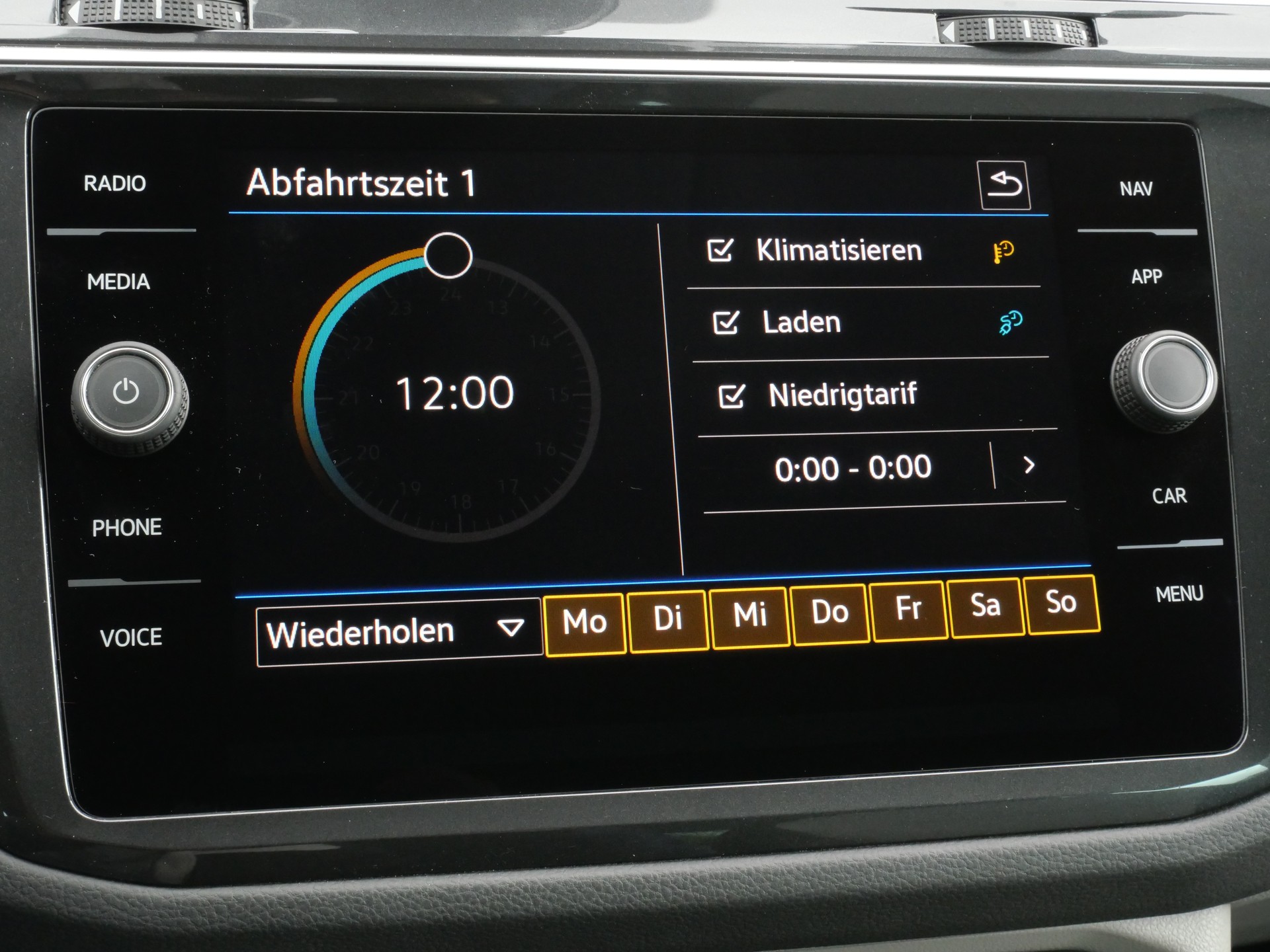 VW Tiguan 1.4TSI PHEV Elegance DSG *CH-Auto, AHK-schwenkbar, 360°-Kamera*-image-23