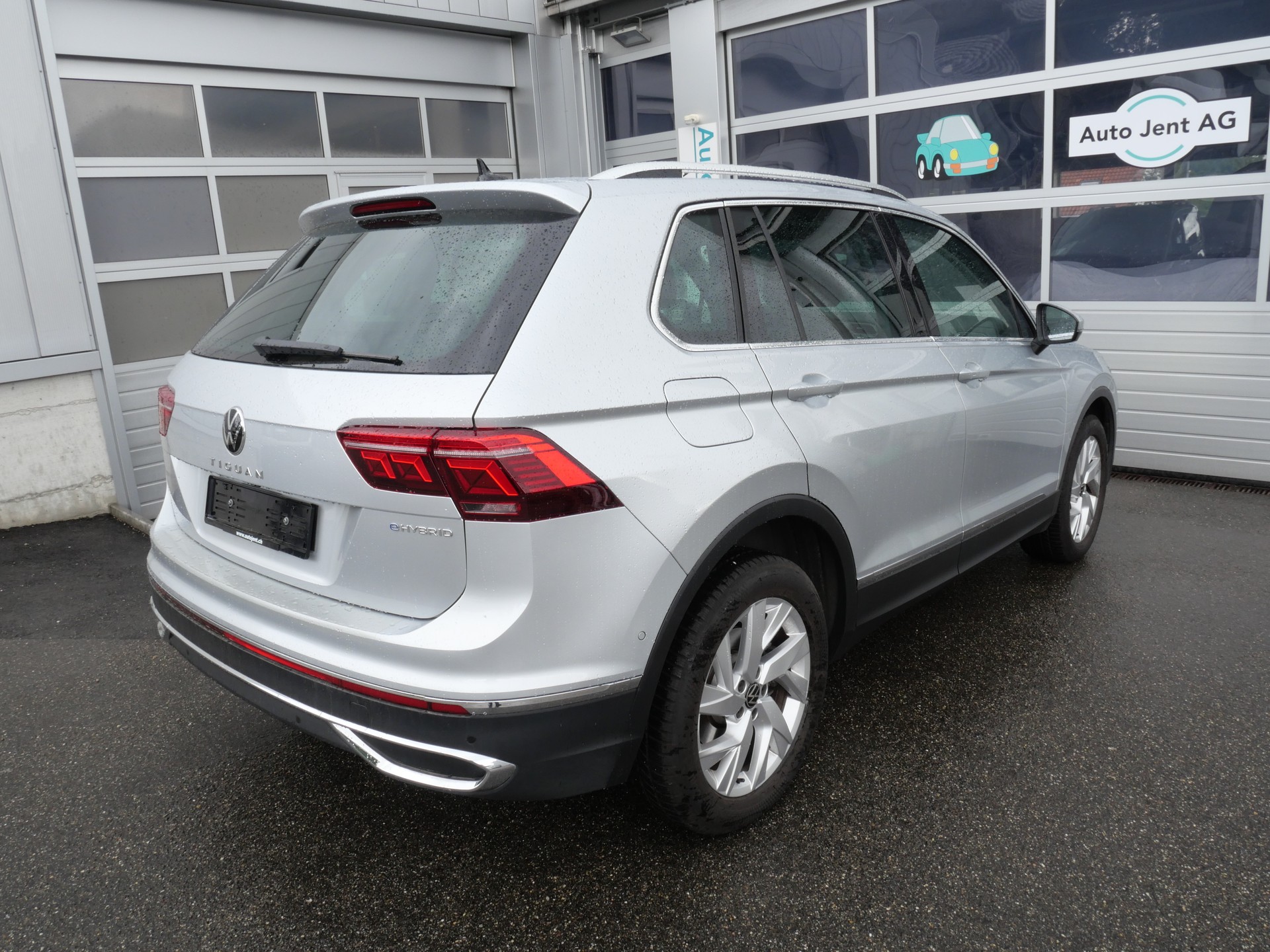 VW Tiguan 1.4TSI PHEV Elegance DSG *CH-Auto, AHK-schwenkbar, 360°-Kamera*-image-4