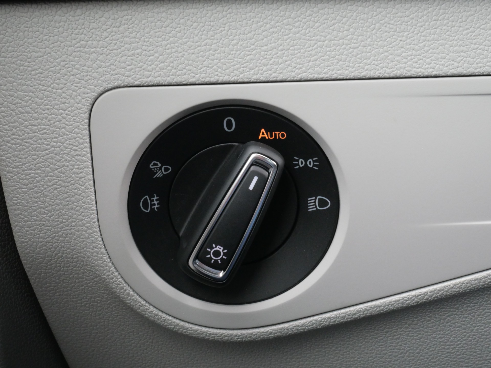 VW Tiguan 1.4TSI PHEV Elegance DSG *CH-Auto, AHK-schwenkbar, 360°-Kamera*-image-29