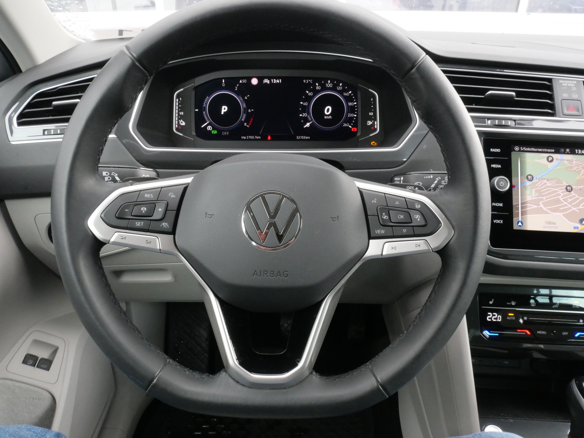 VW Tiguan 1.4TSI PHEV Elegance DSG *CH-Auto, AHK-schwenkbar, 360°-Kamera*-image-24