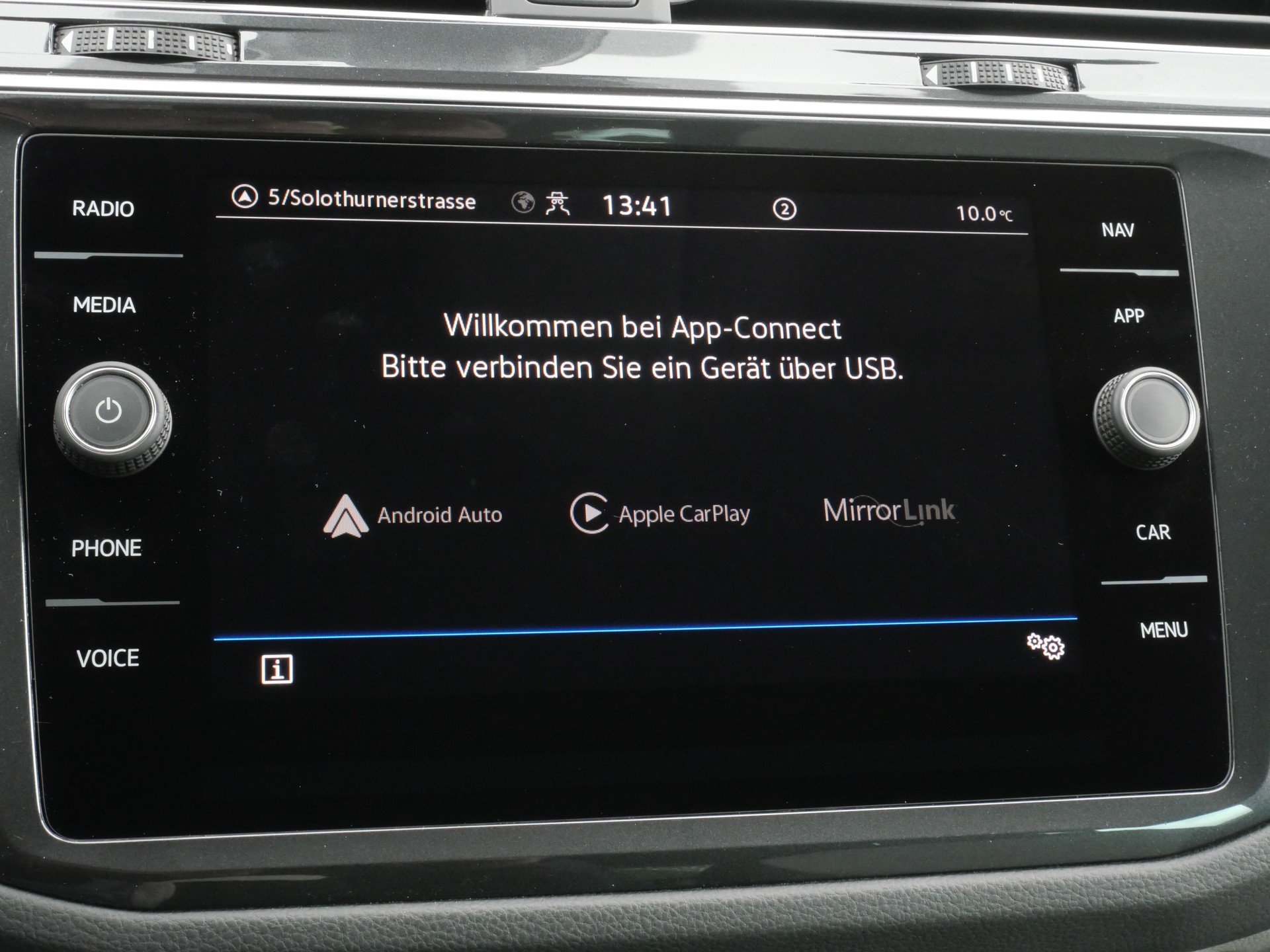 VW Tiguan 1.4TSI PHEV Elegance DSG *CH-Auto, AHK-schwenkbar, 360°-Kamera*-image-22