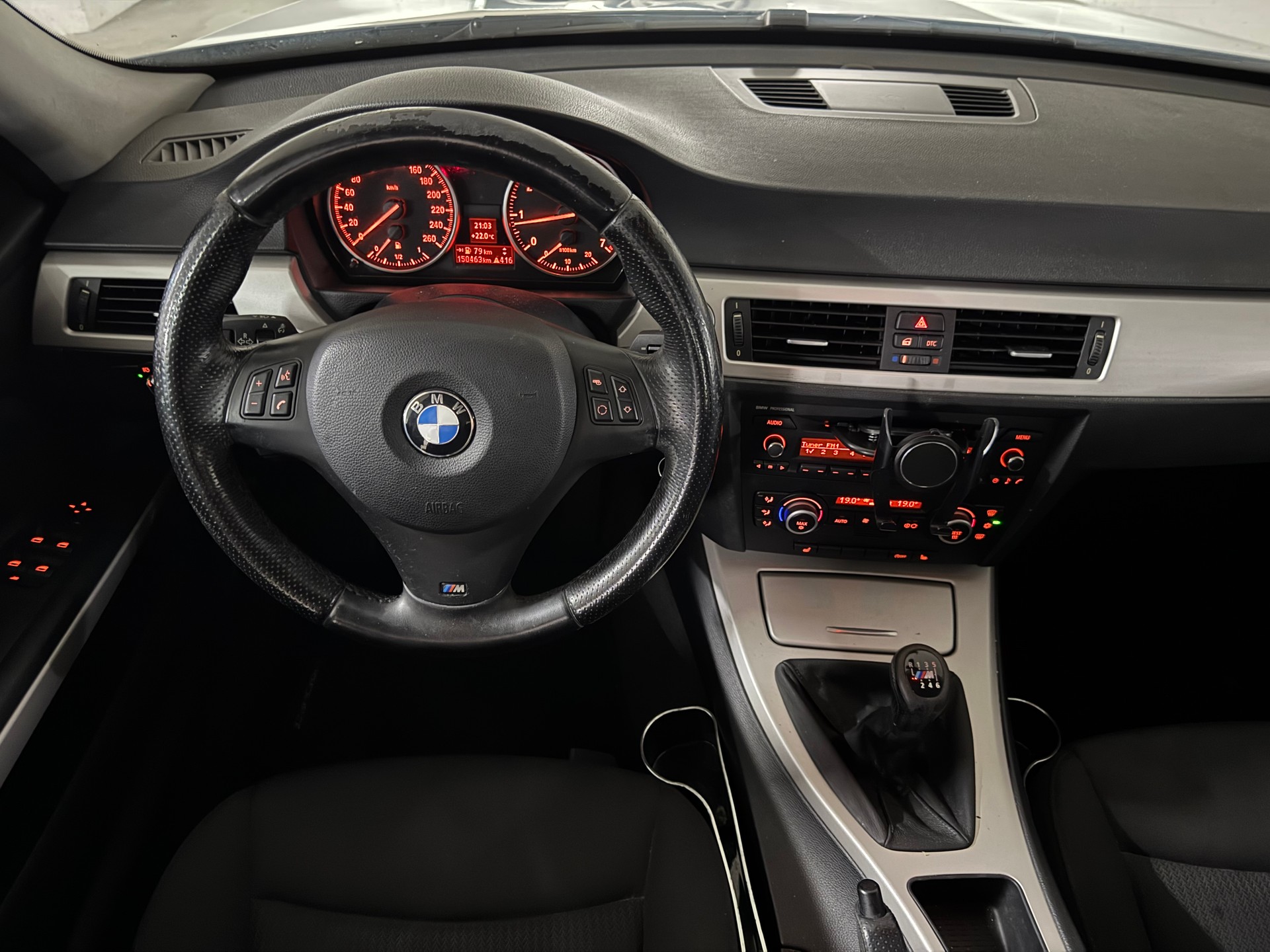 BMW 318i M-Paket-image-10