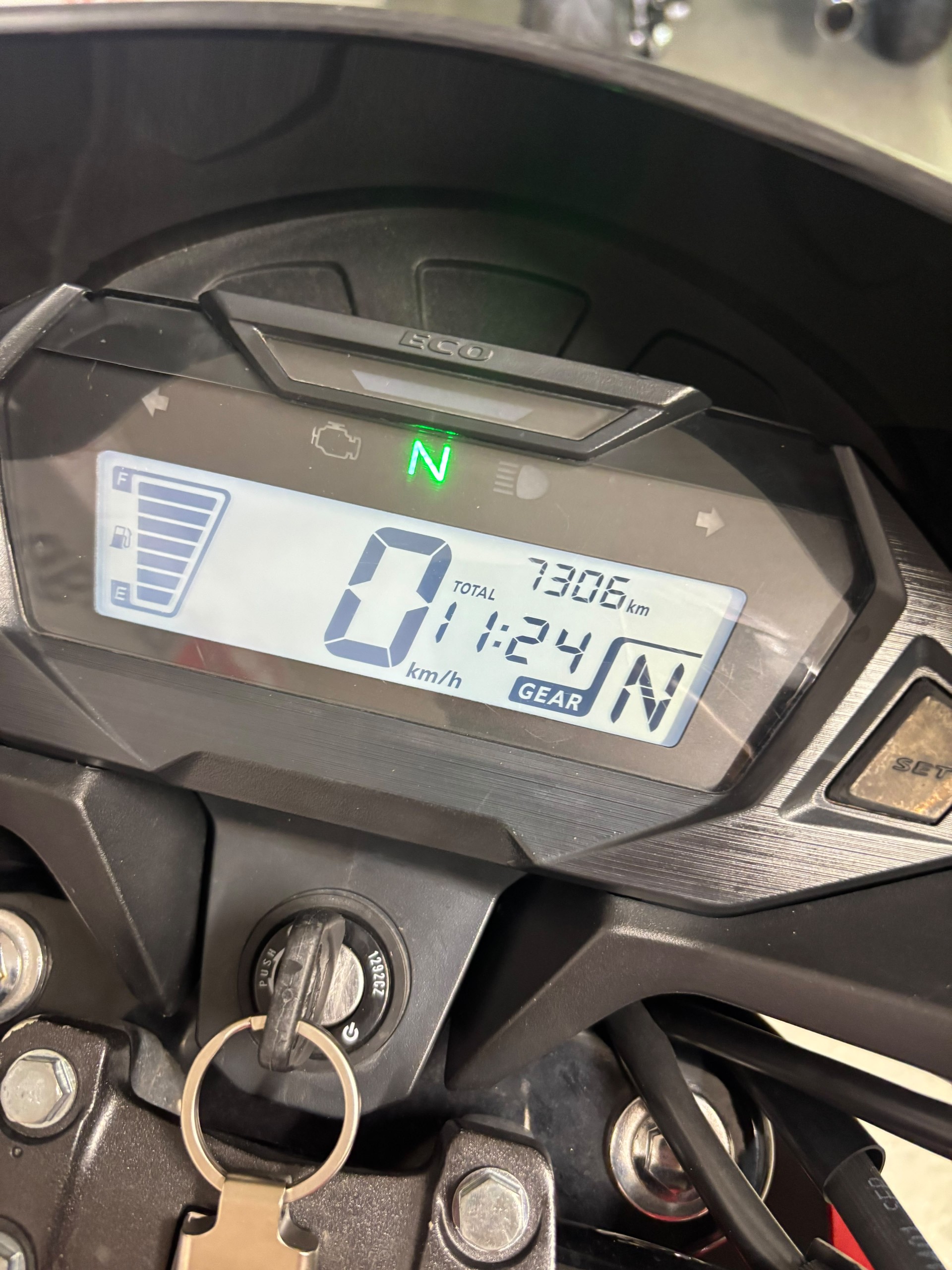 HONDA CBF 125 M-showroom-element-1