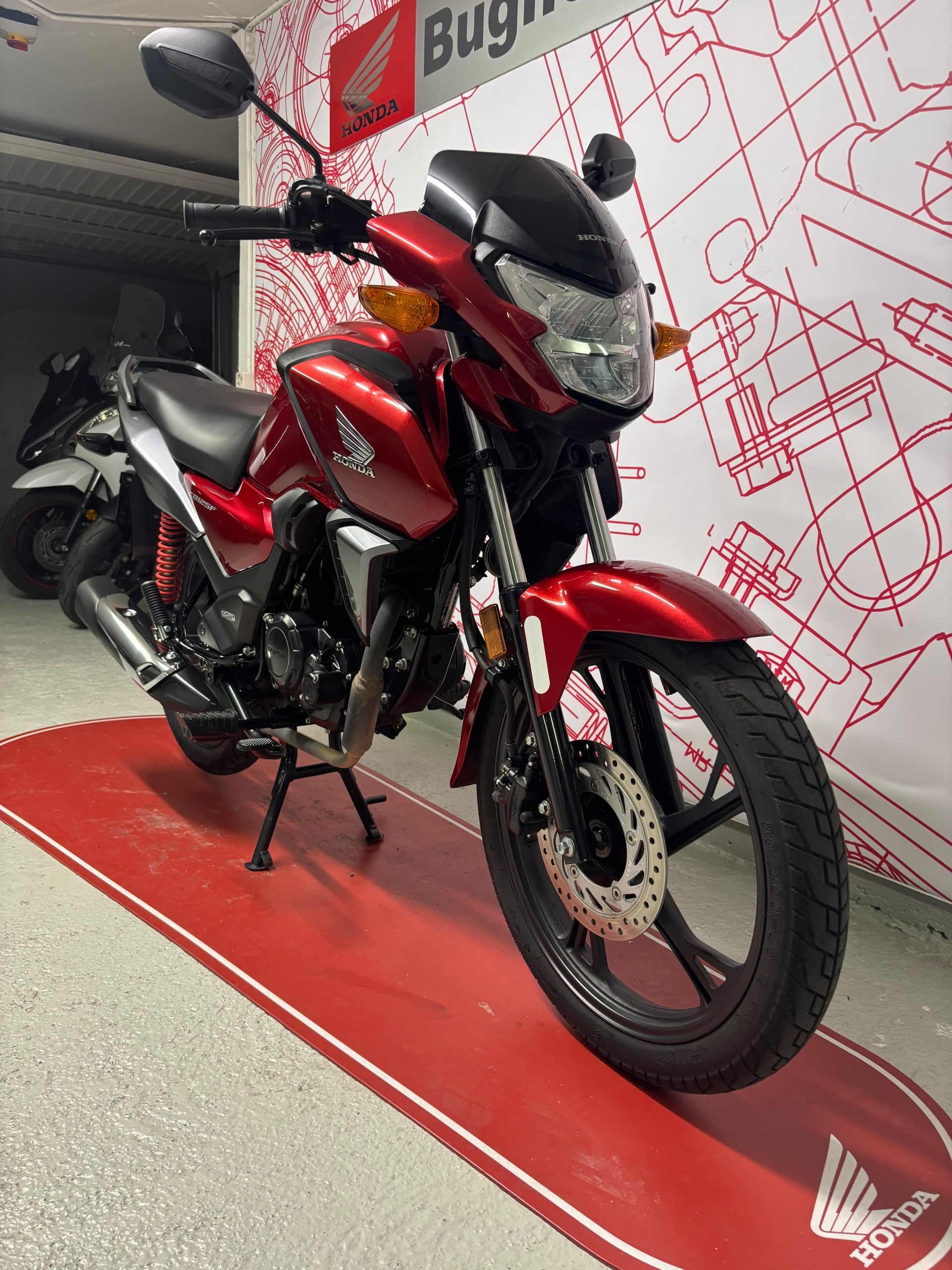 HONDA CBF 125 M-showroom-element-2