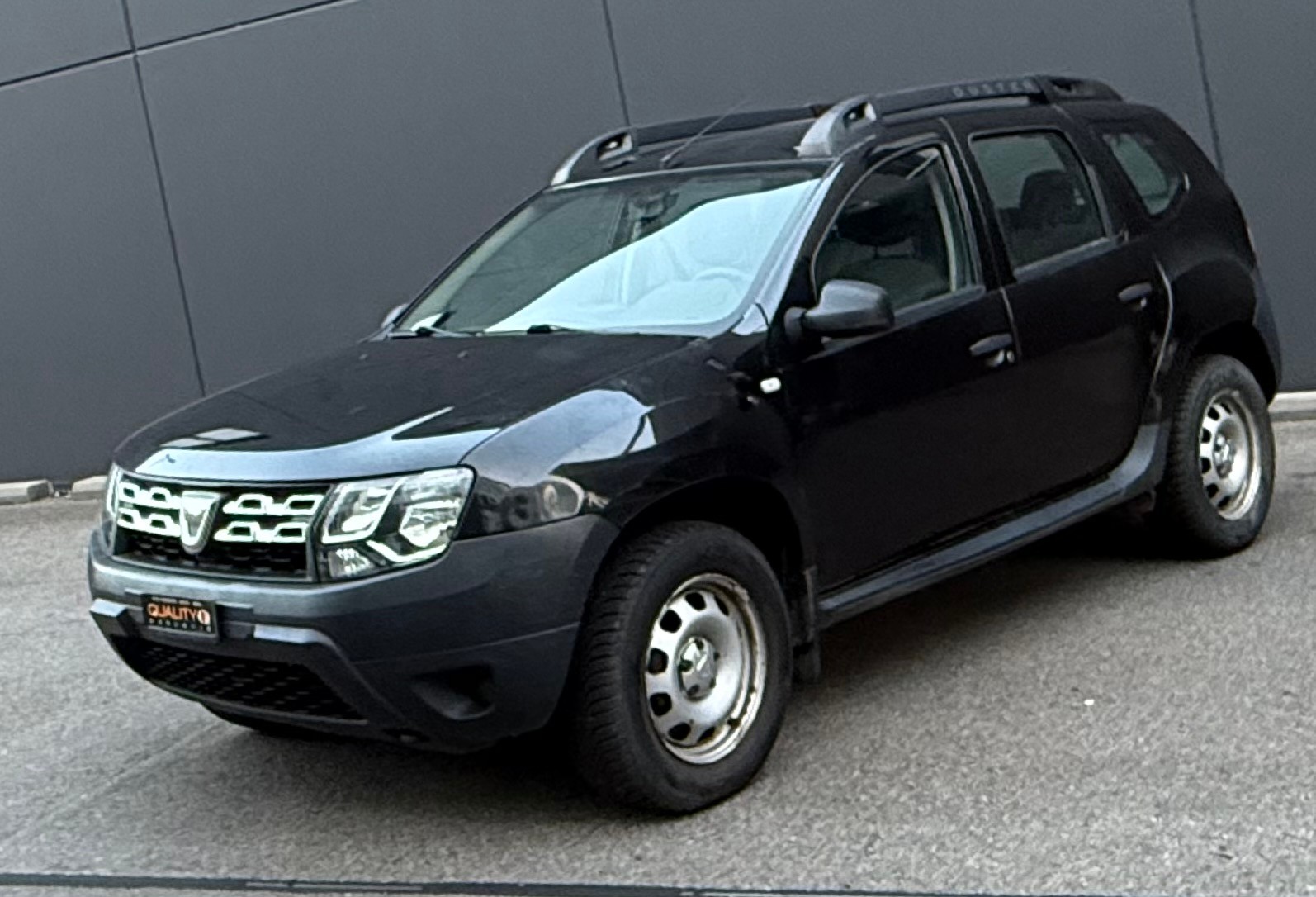 DACIA Duster 1.6 Celebration 4x4-image-0