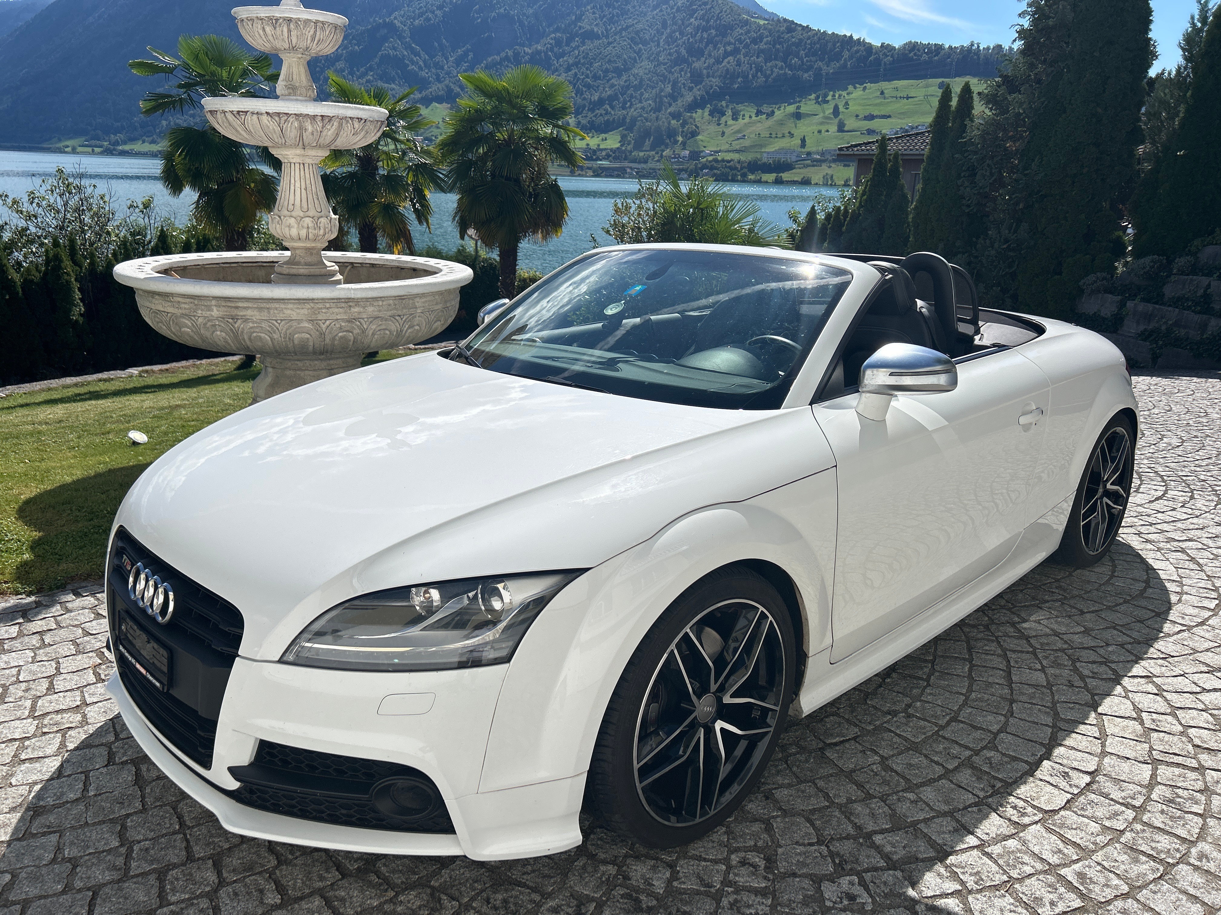 Car photo
