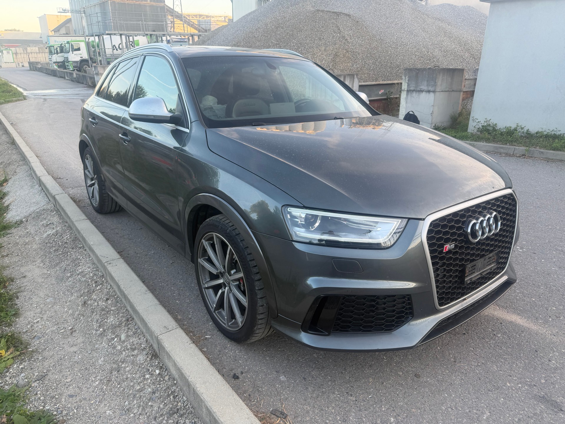AUDI RS Q3 2.5 TFSI quattro S-tronic-image-0