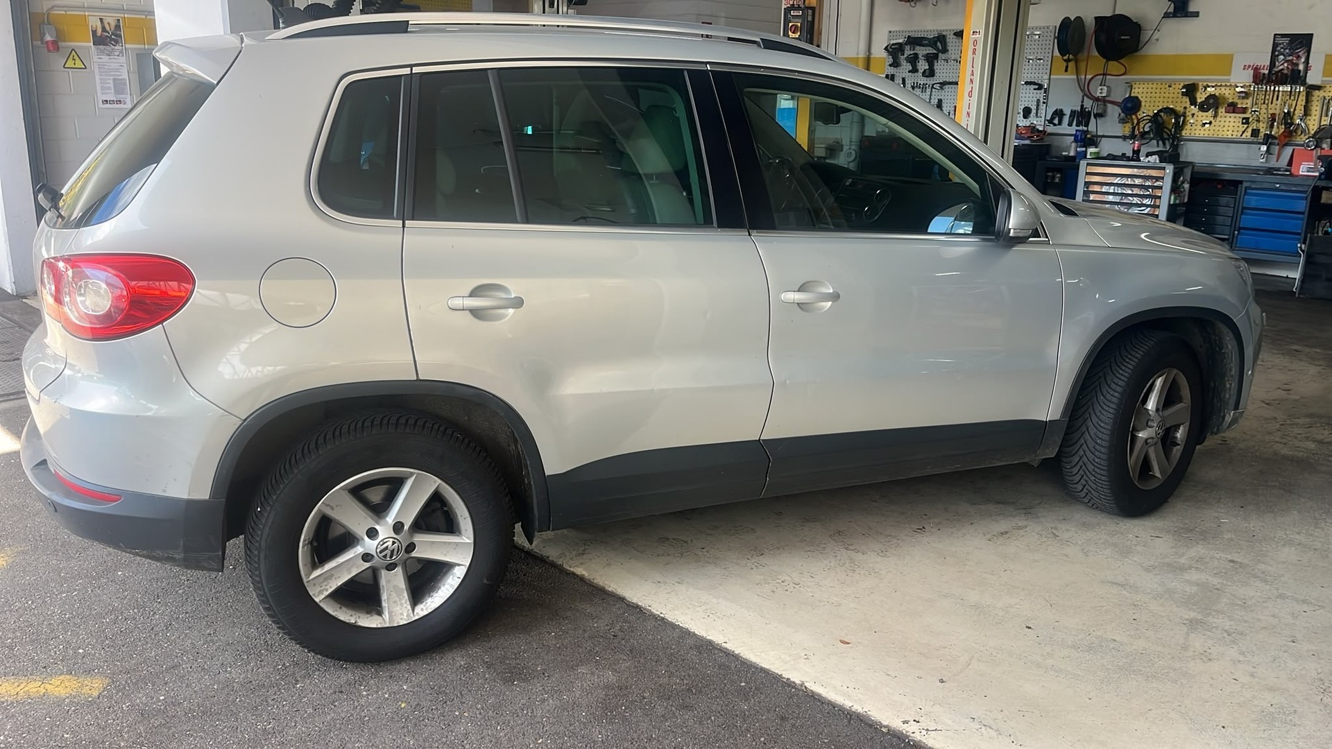 VW Tiguan 2.0 TSI Sport&Style Tiptronic-image-2