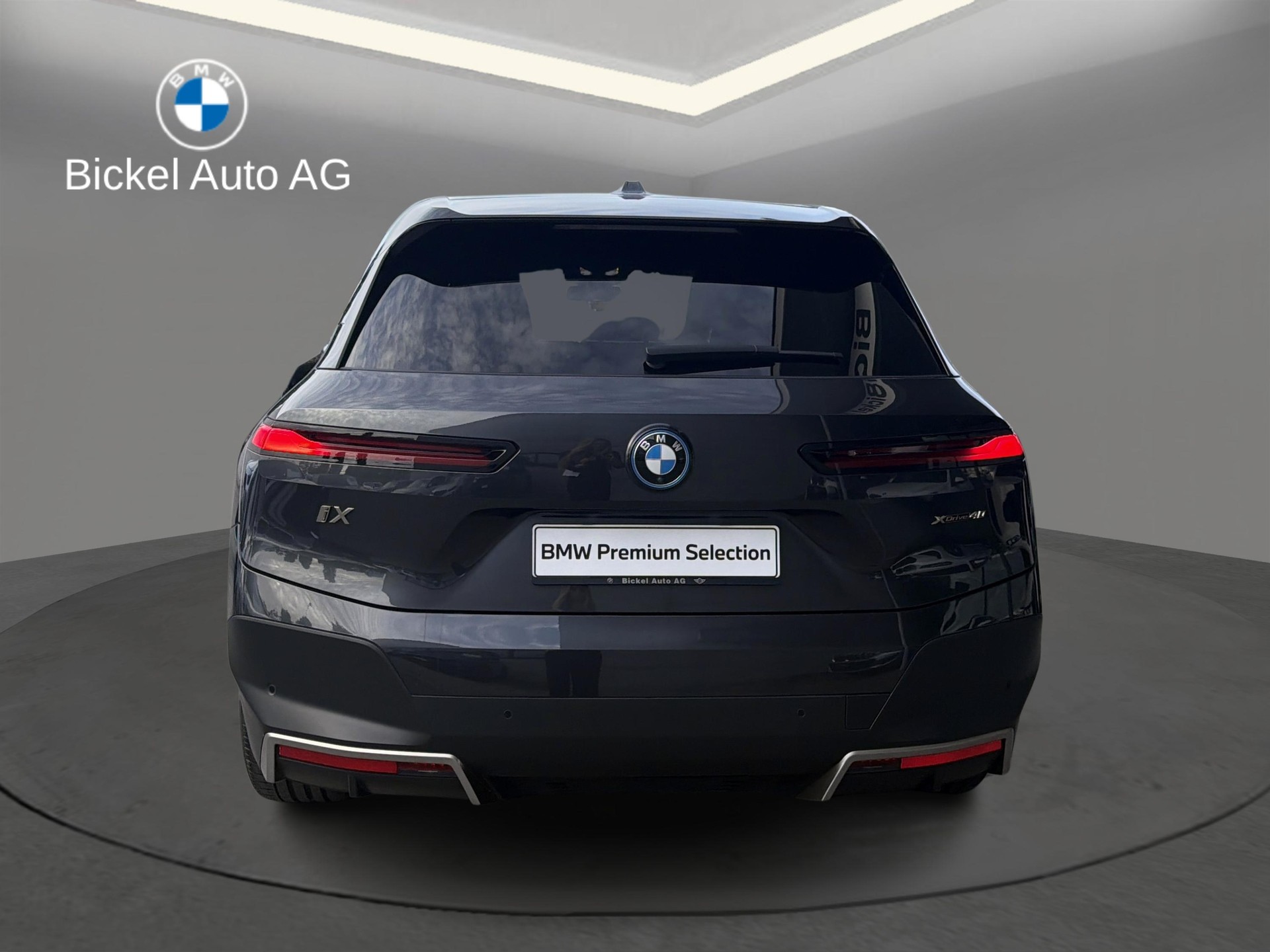 BMW iX xDrive40-image-5