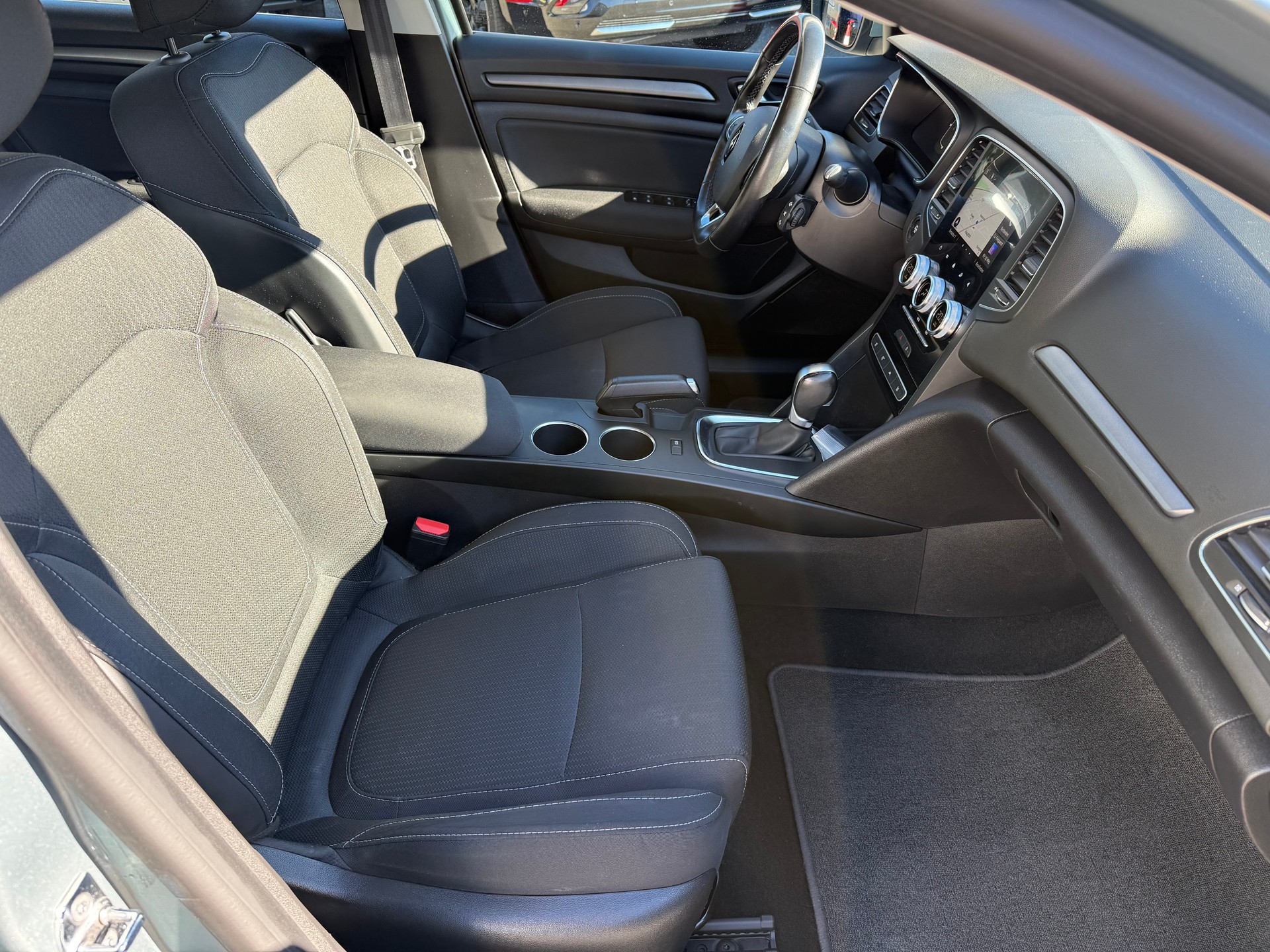 RENAULT Mégane Grandtour 1.5 dCi Zen EDC-image-10