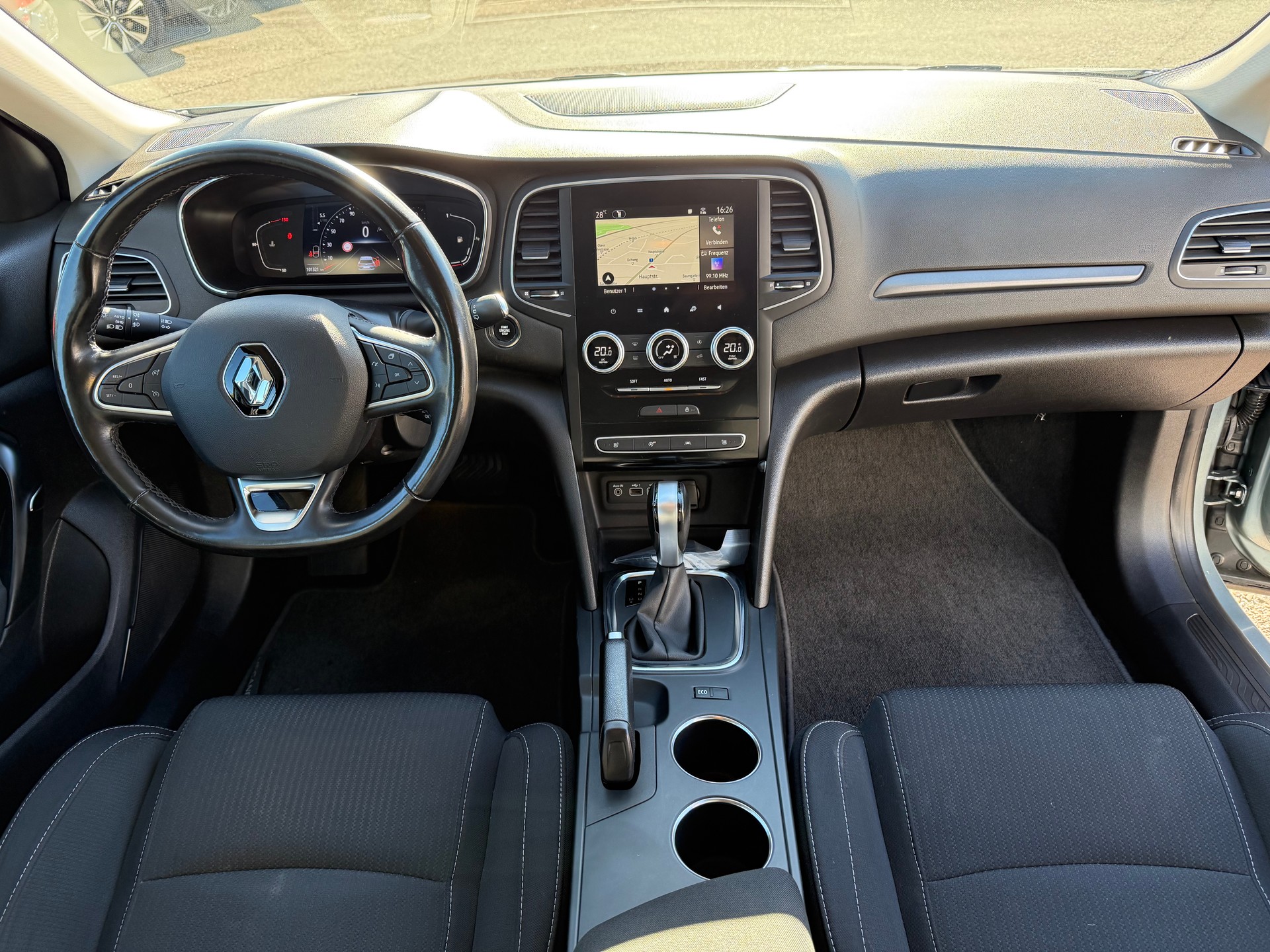 RENAULT Mégane Grandtour 1.5 dCi Zen EDC-image-8